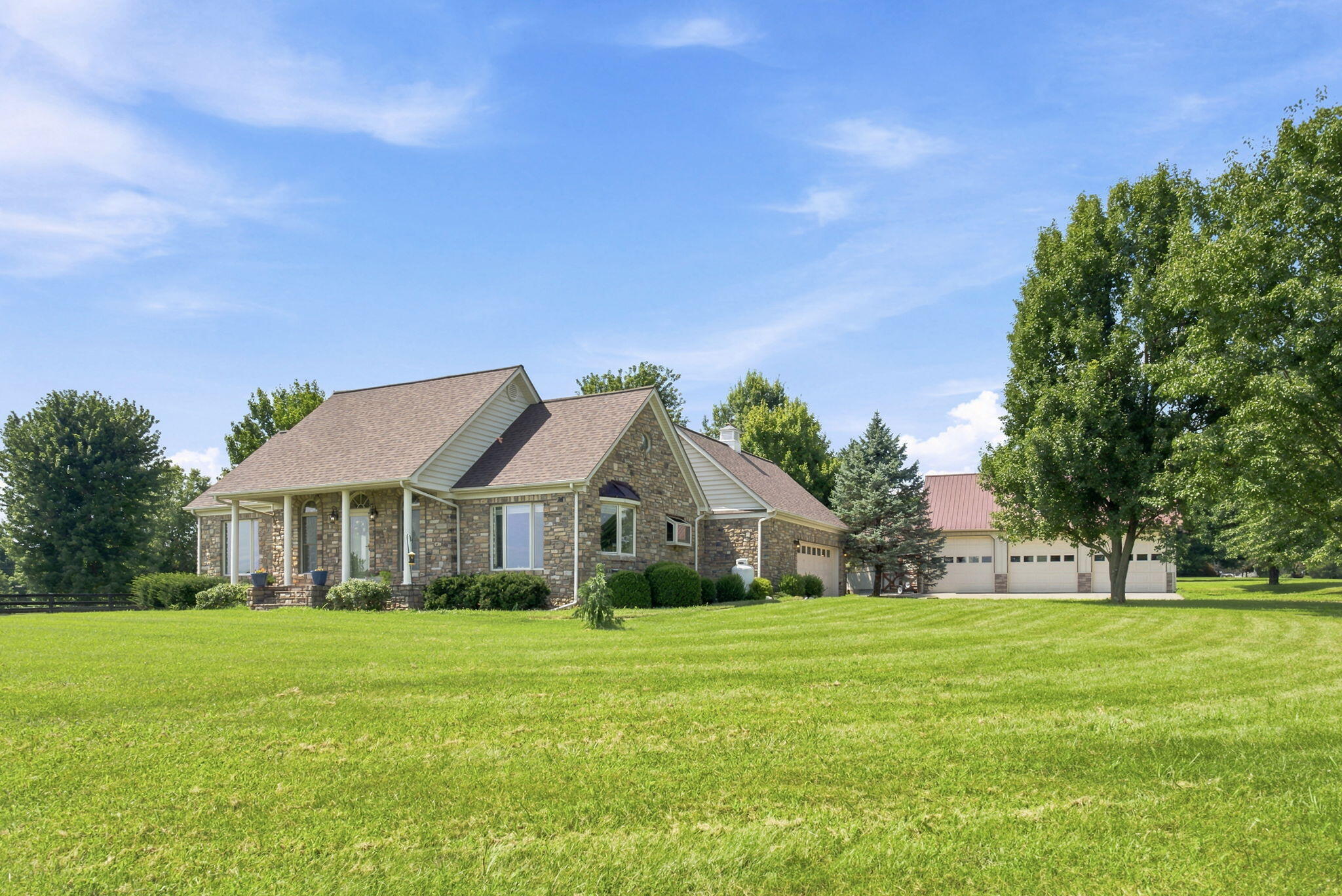 101 Sterling Drive Property Photo 3