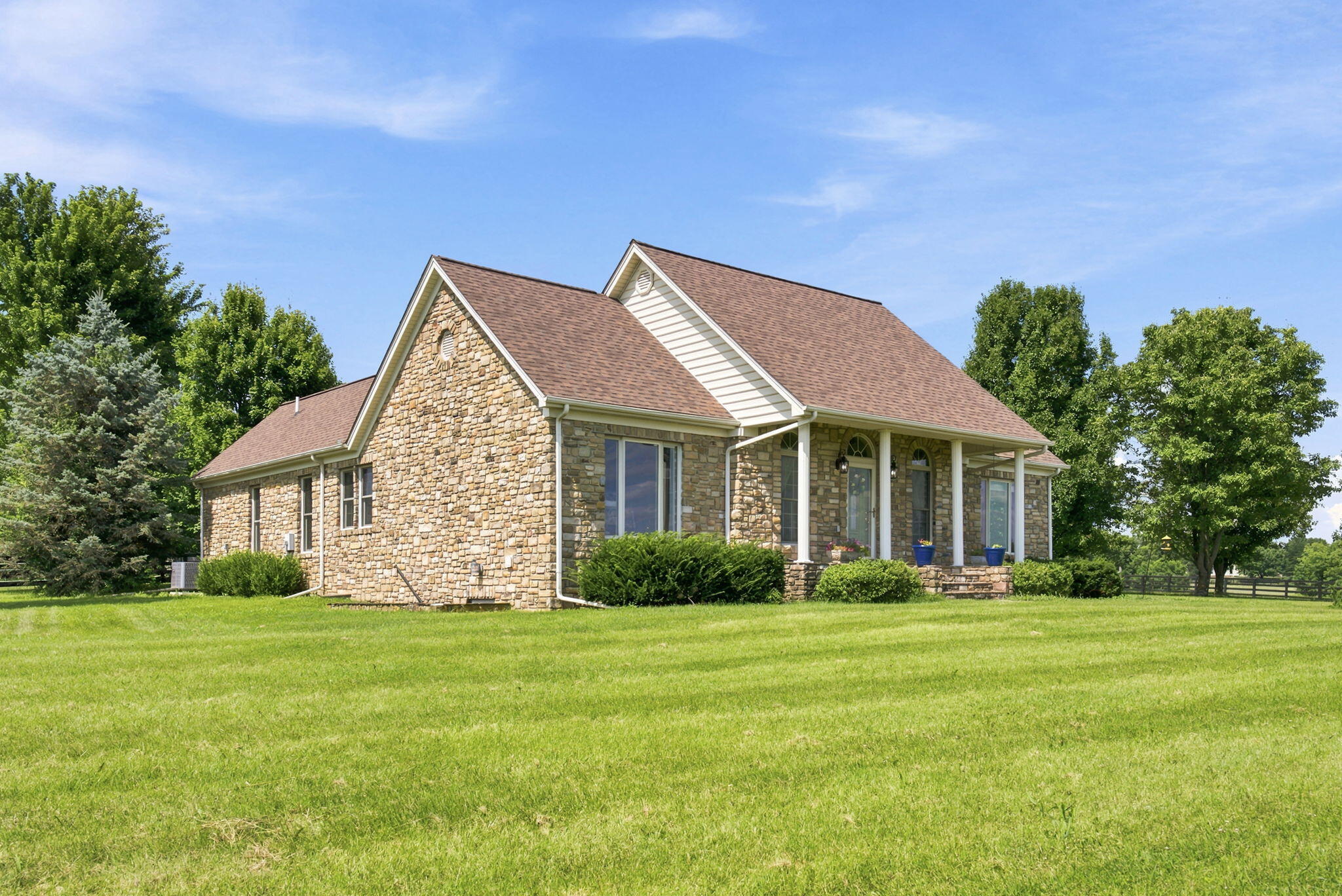 101 Sterling Drive Property Photo 4