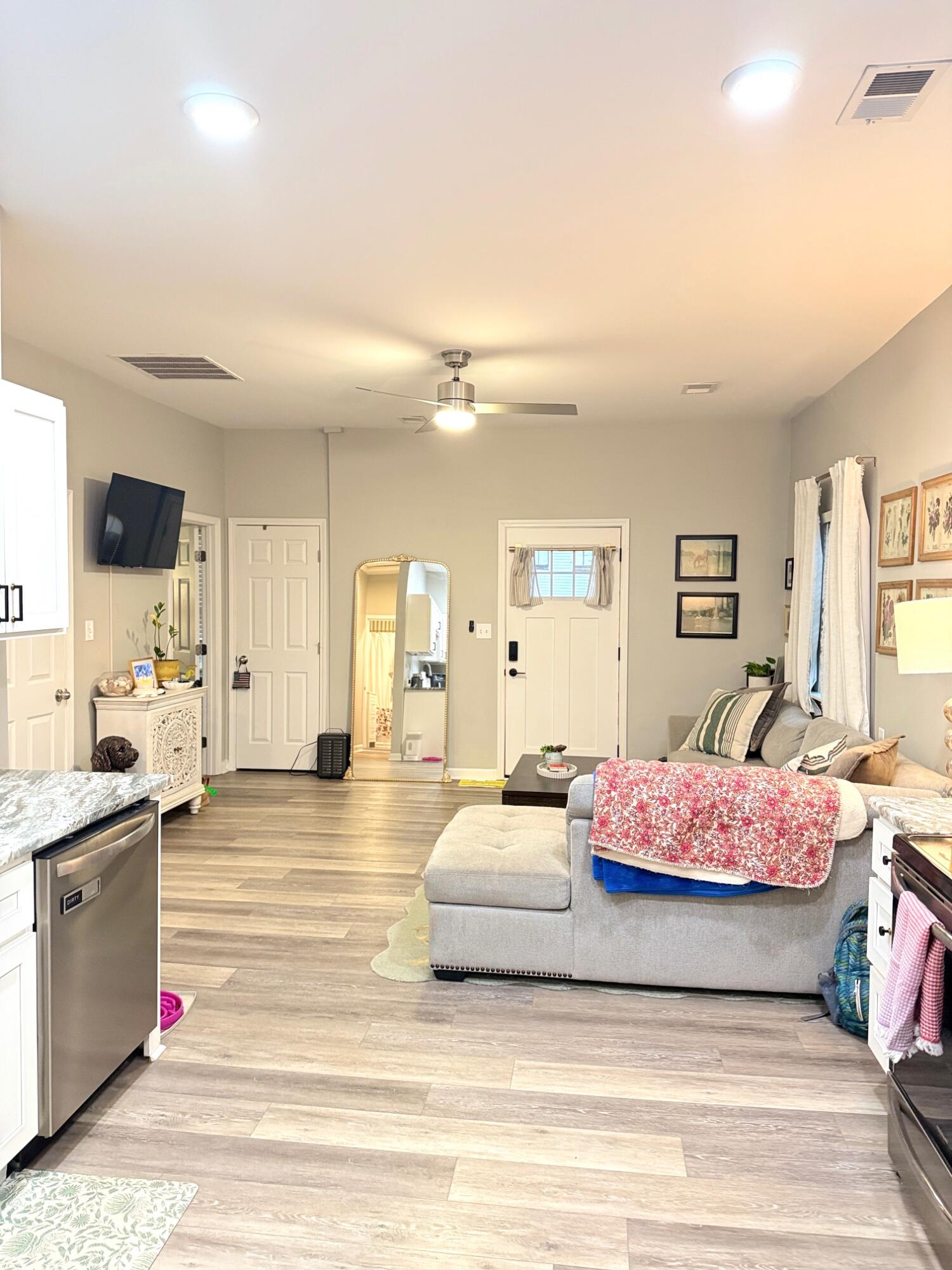 221 Murray Street Property Photo 6