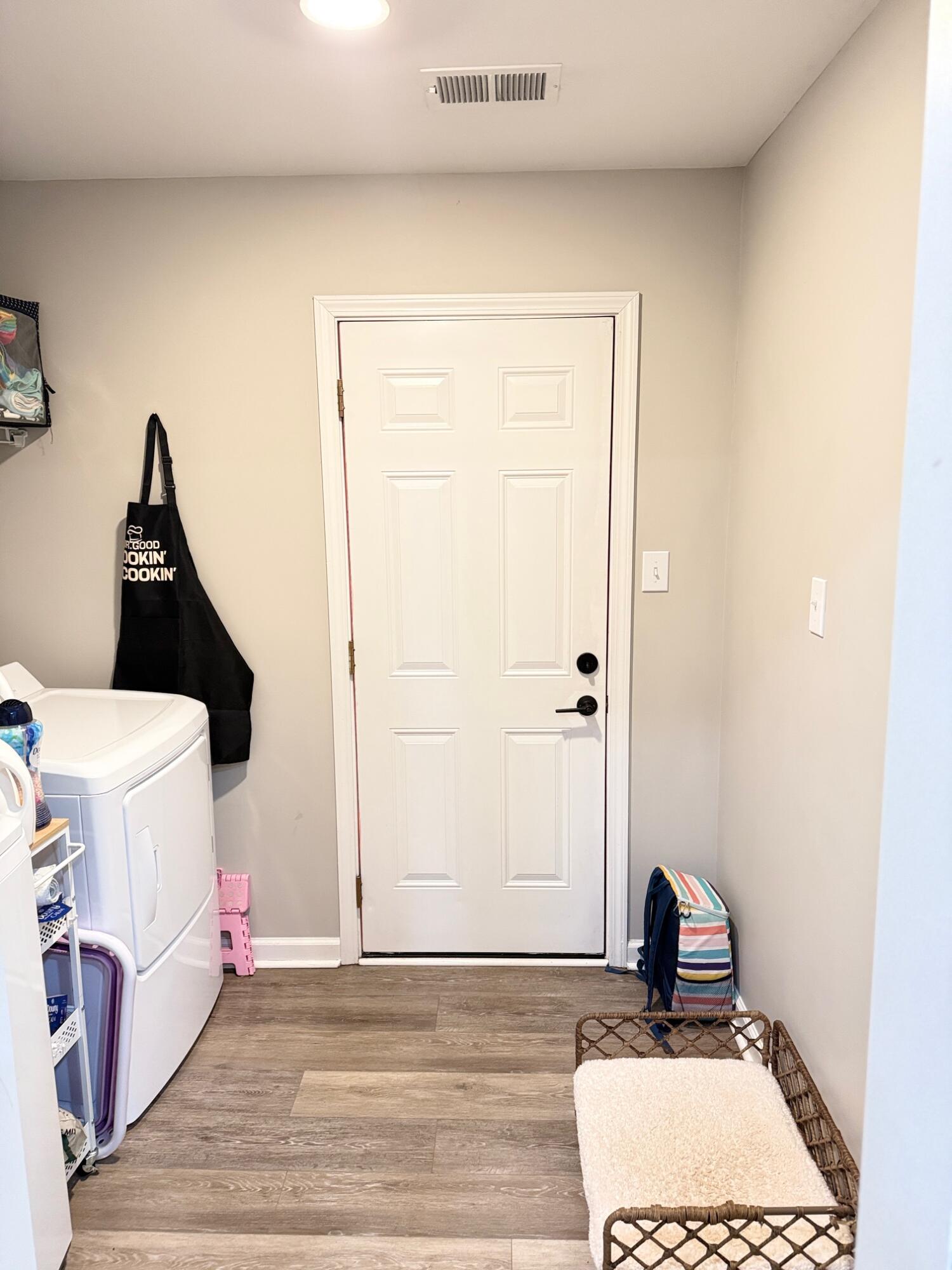 221 Murray Street Property Photo 15