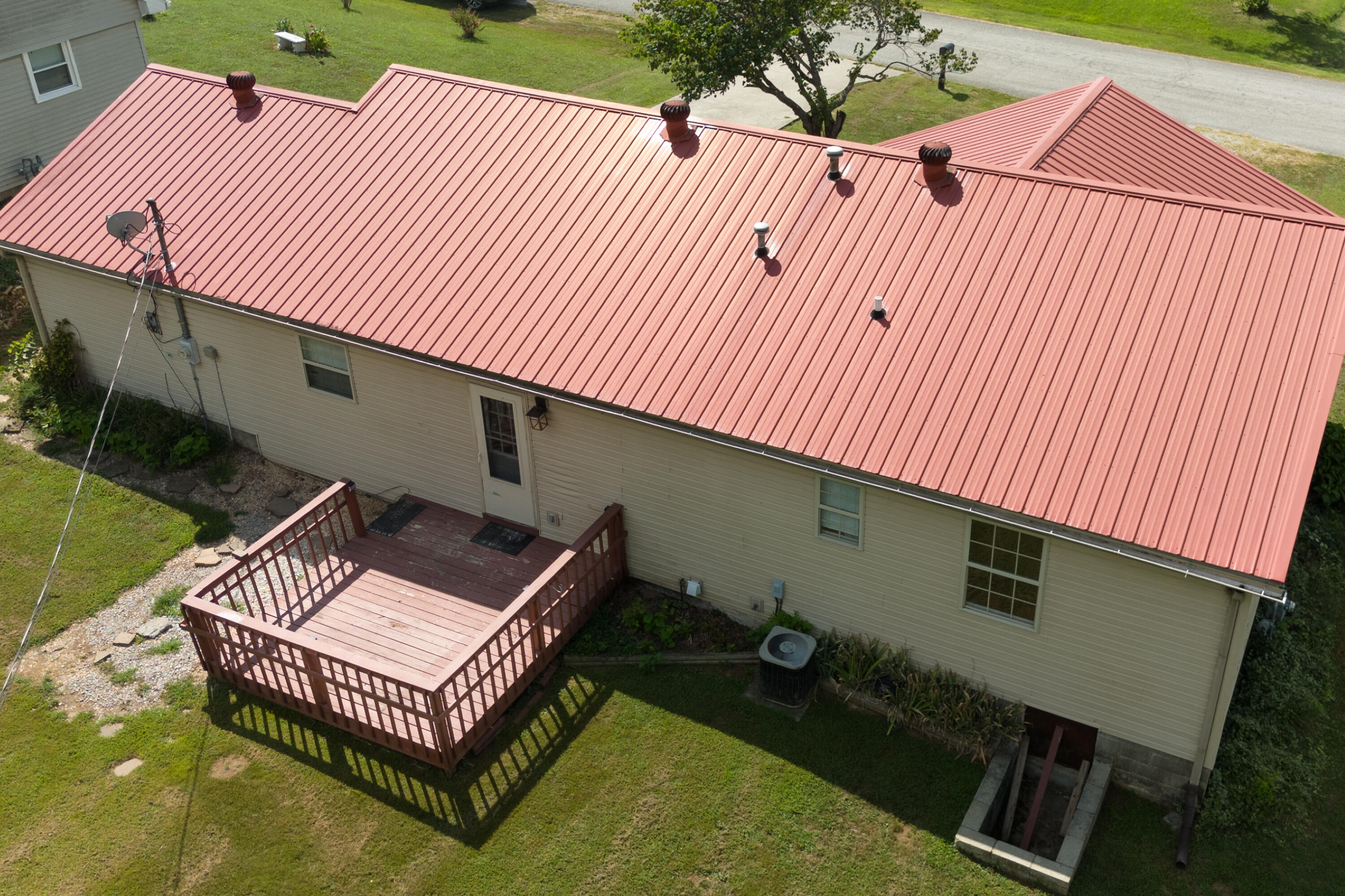 1124 Gregory Lane Property Photo 11