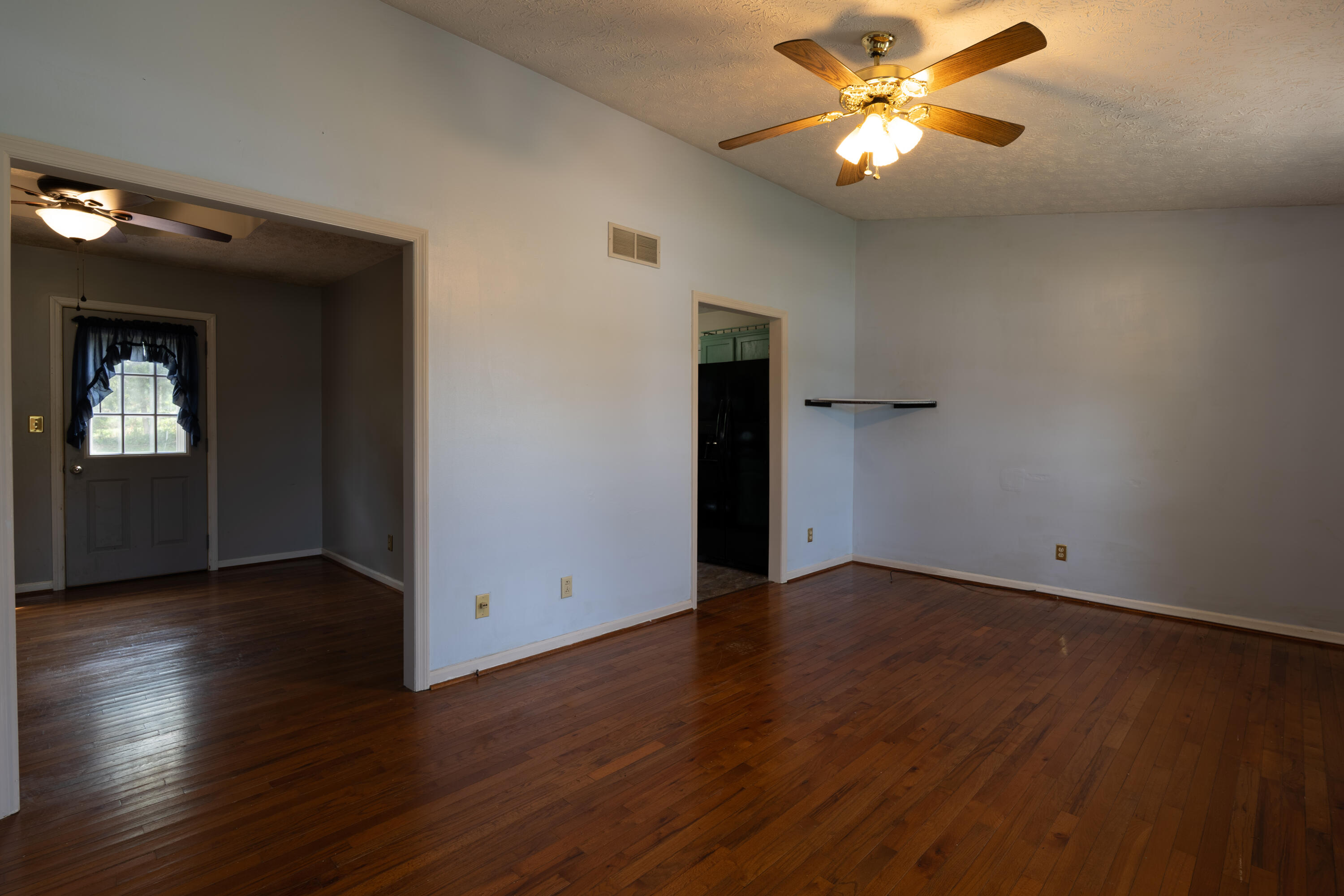 1124 Gregory Lane Property Photo 14