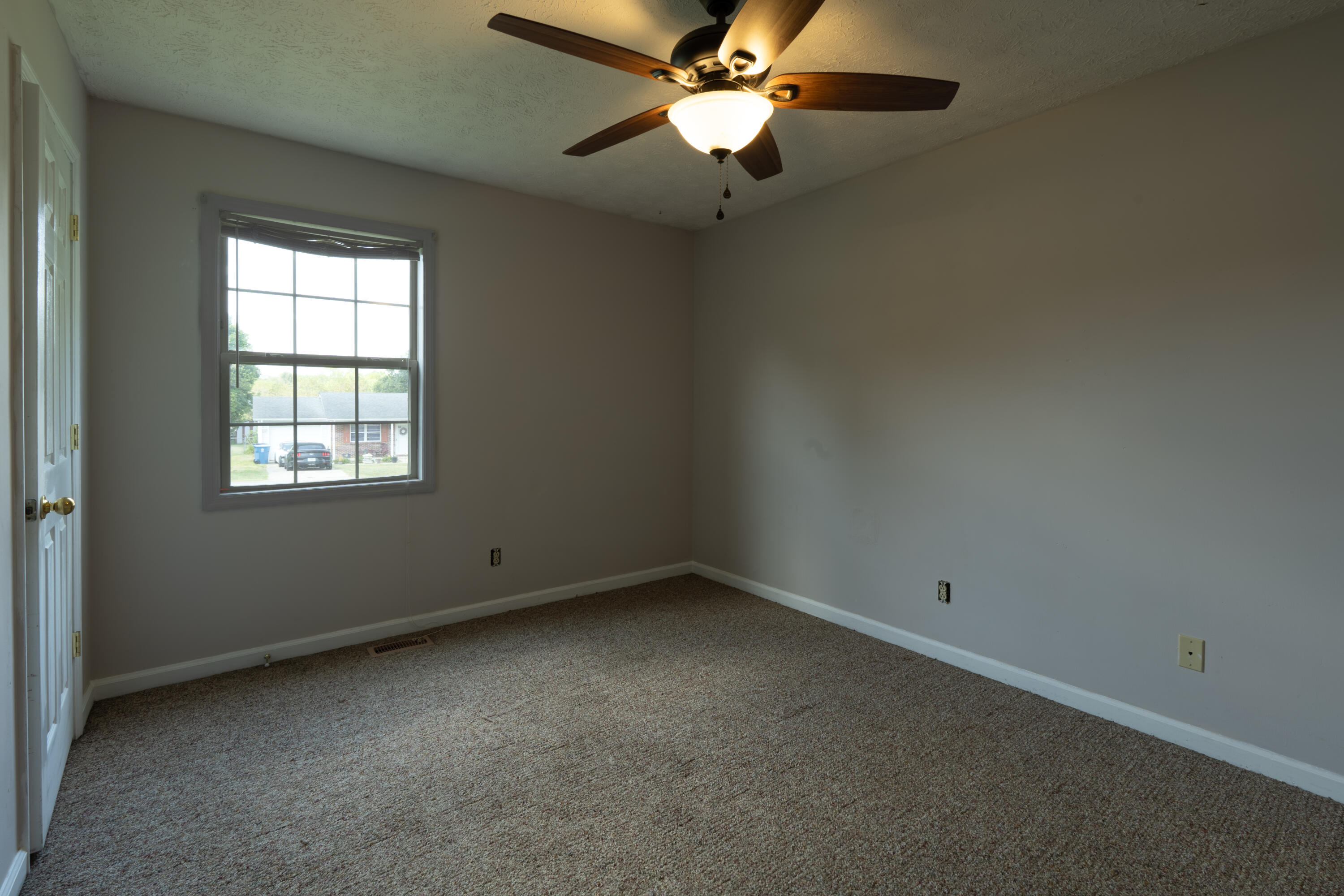 1124 Gregory Lane Property Photo 18