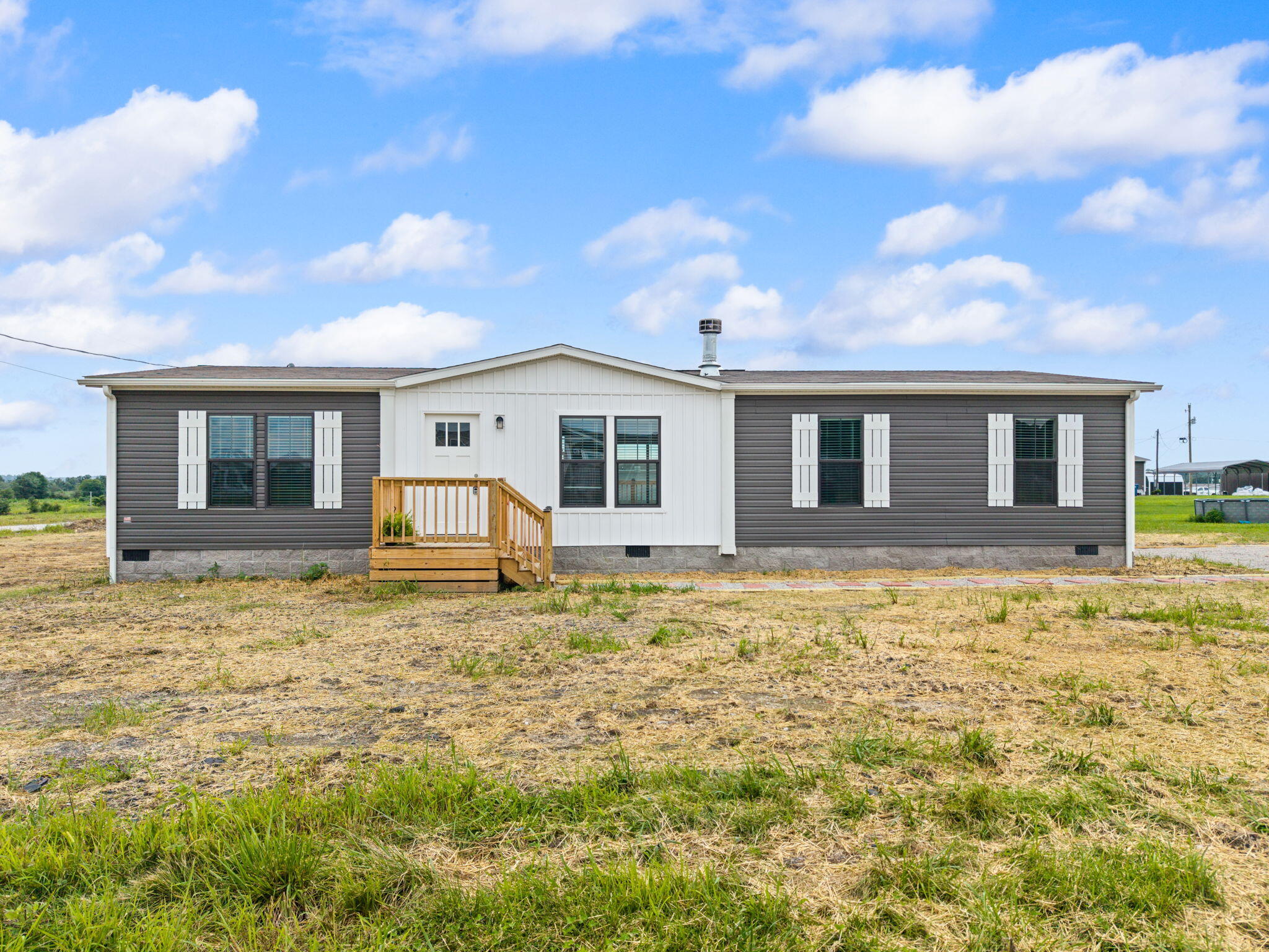 25 Wolf Bend Property Photo 1