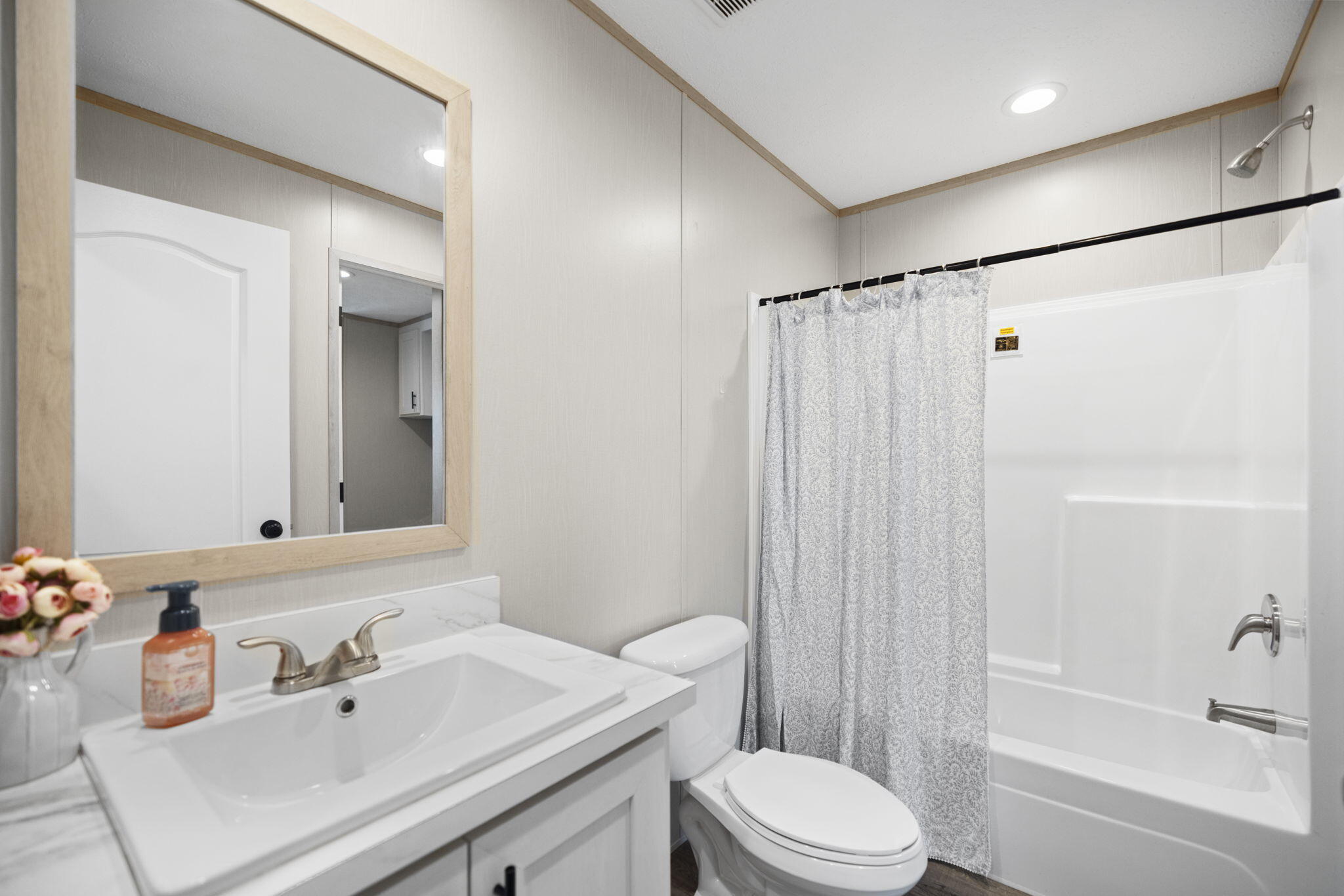 25 Wolf Bend Property Photo 19