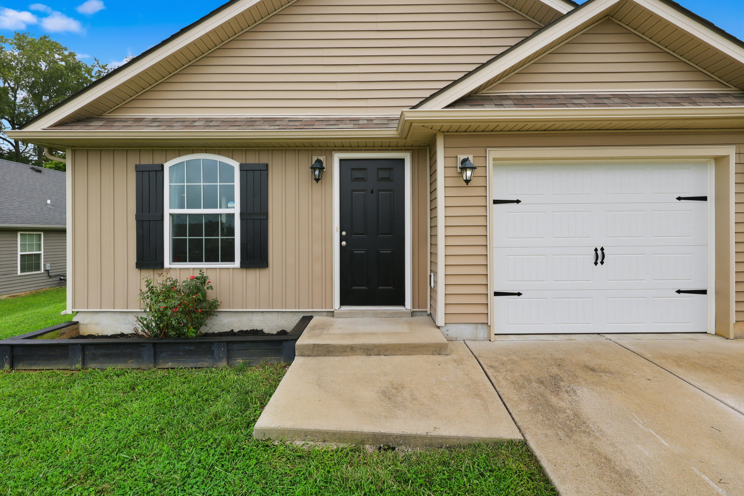 132 John Davis Drive Property Photo 3
