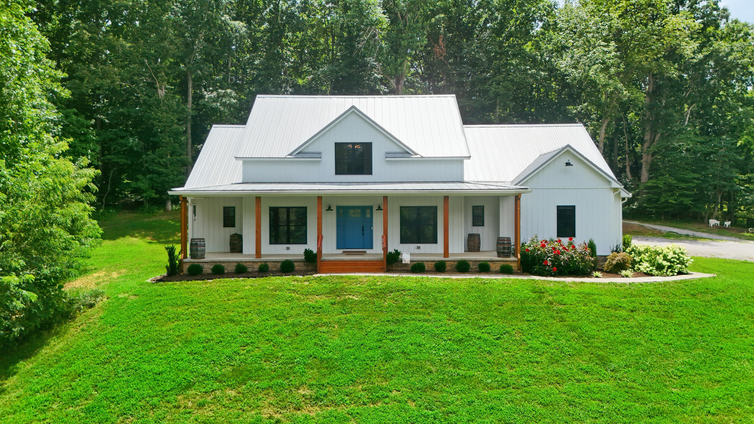 905 S Benson Road Property Photo 1