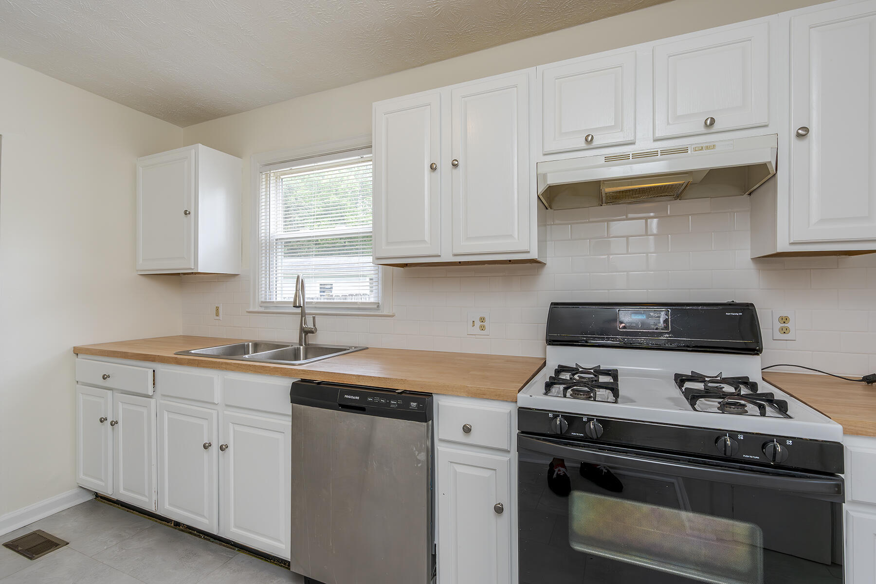 649 Mitchell Avenue Property Photo 8
