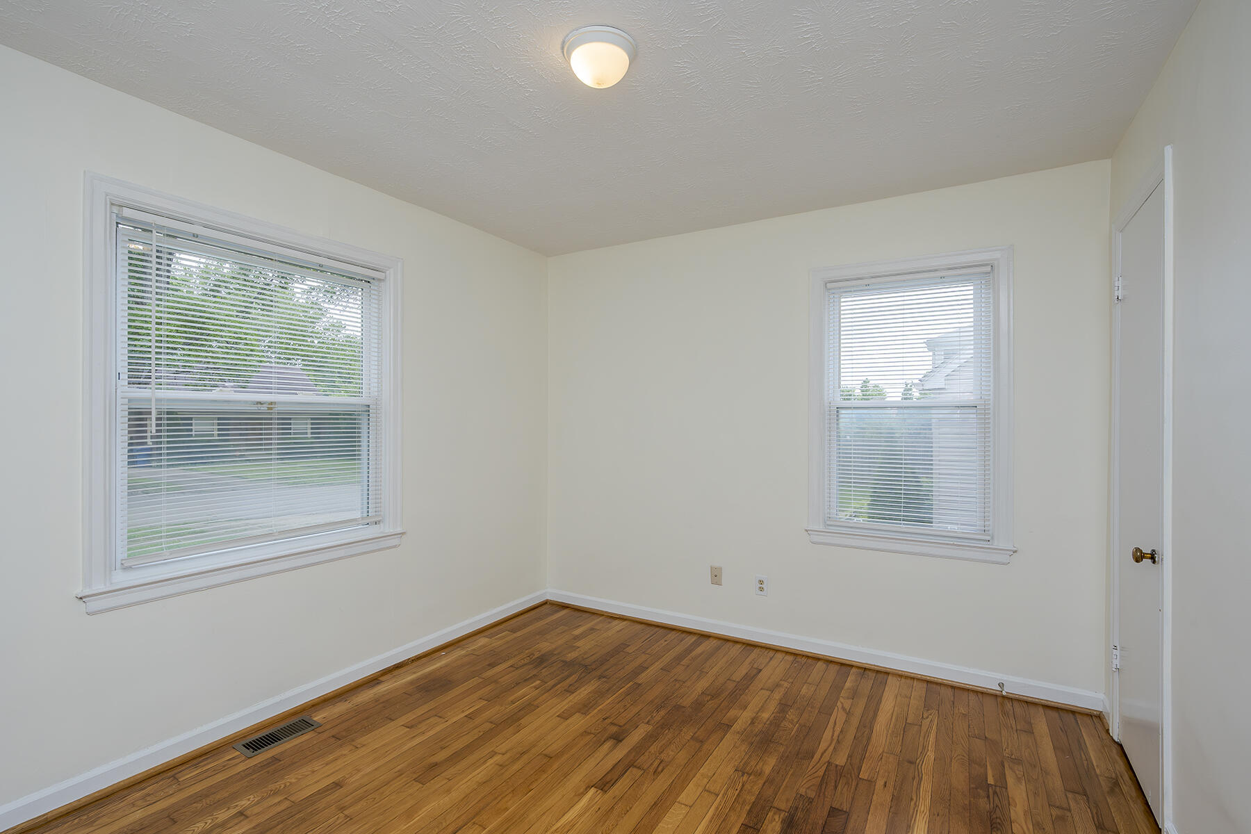649 Mitchell Avenue Property Photo 18