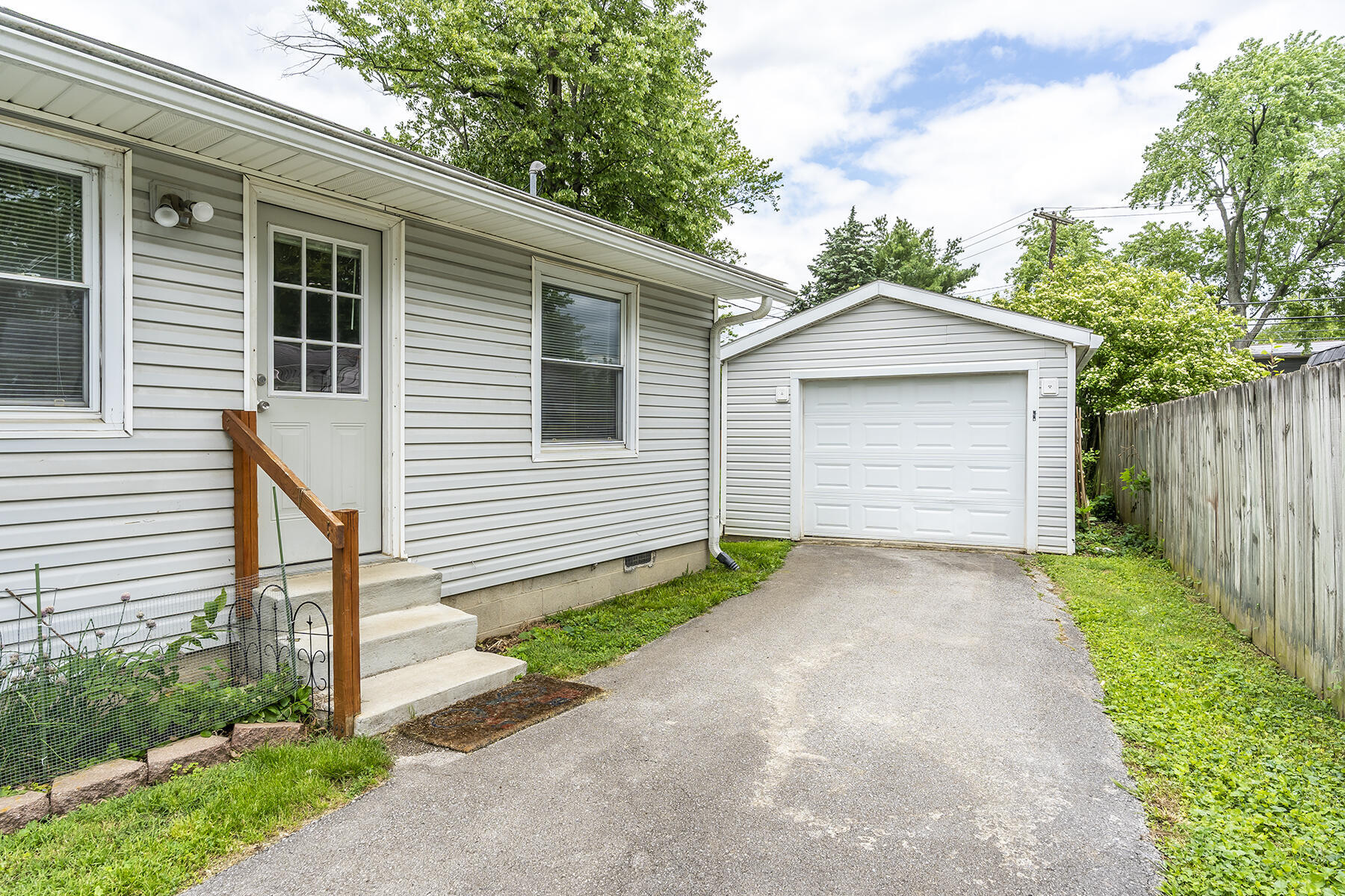 649 Mitchell Avenue Property Photo 27