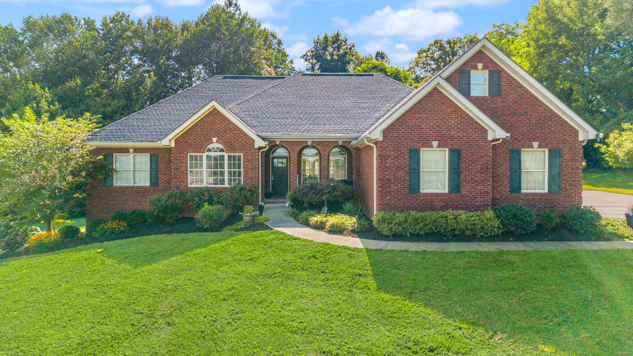 332 Bridle Run Property Photo 2