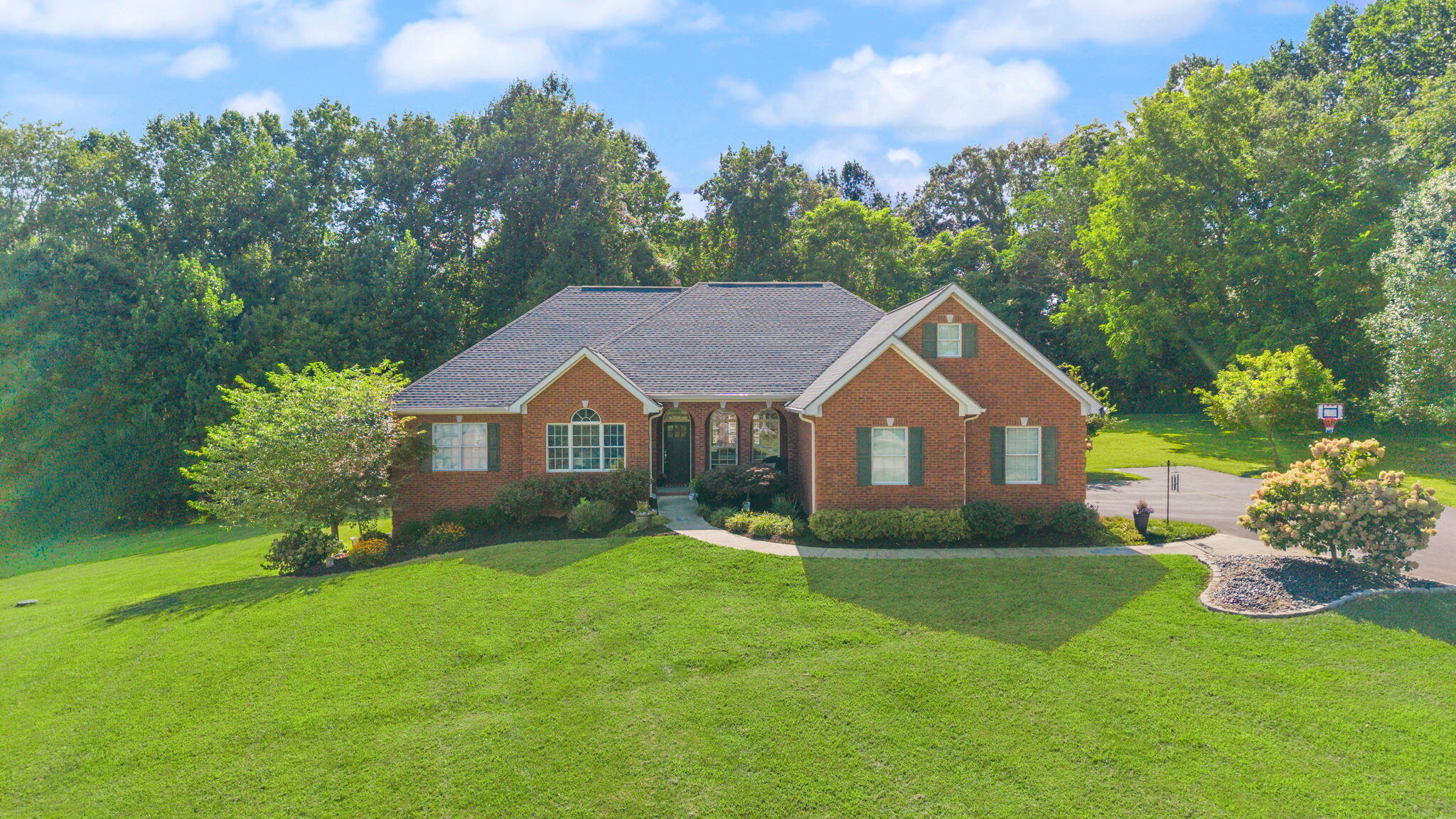 332 Bridle Run Property Photo 3