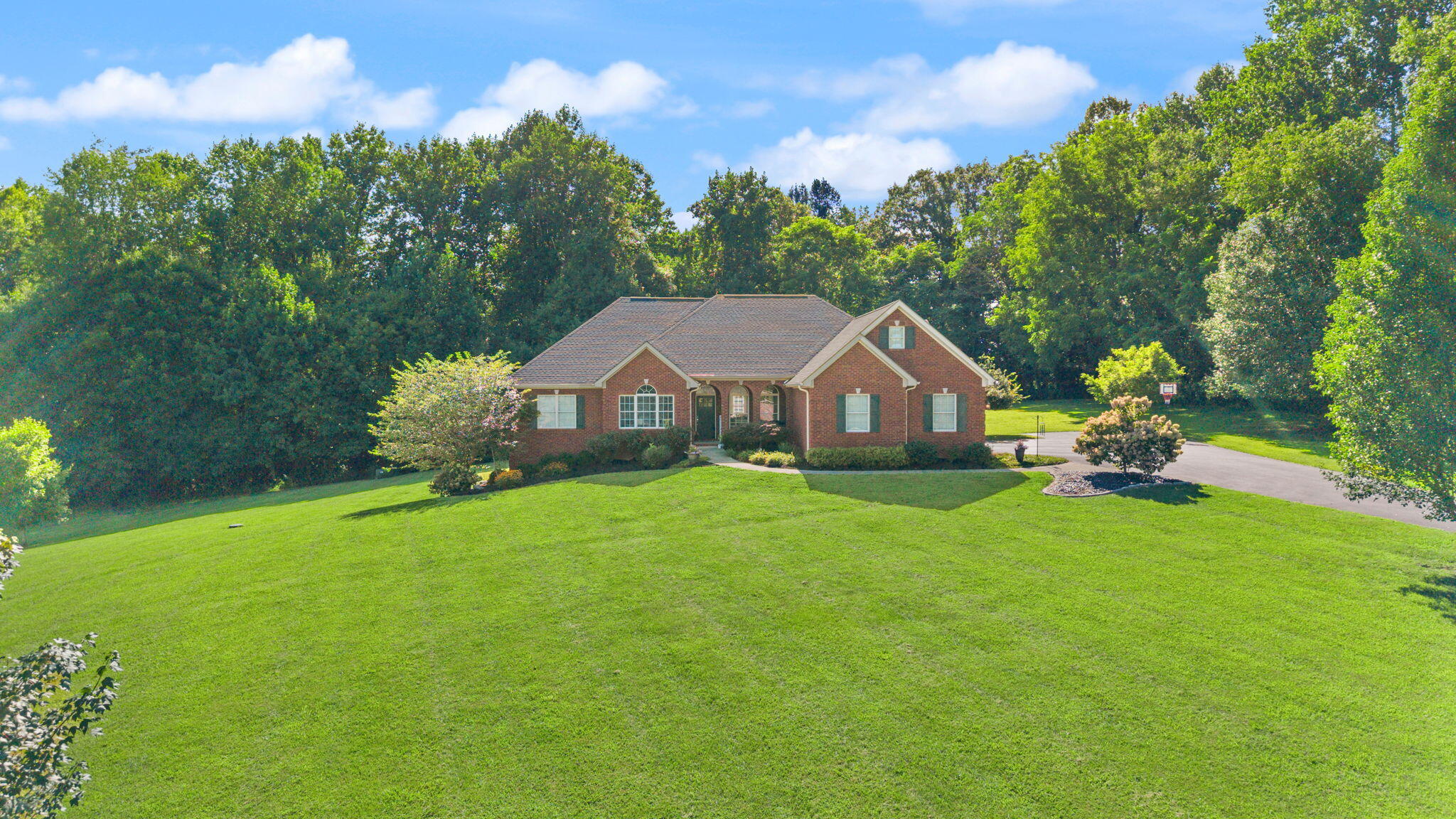 332 Bridle Run Property Photo 4