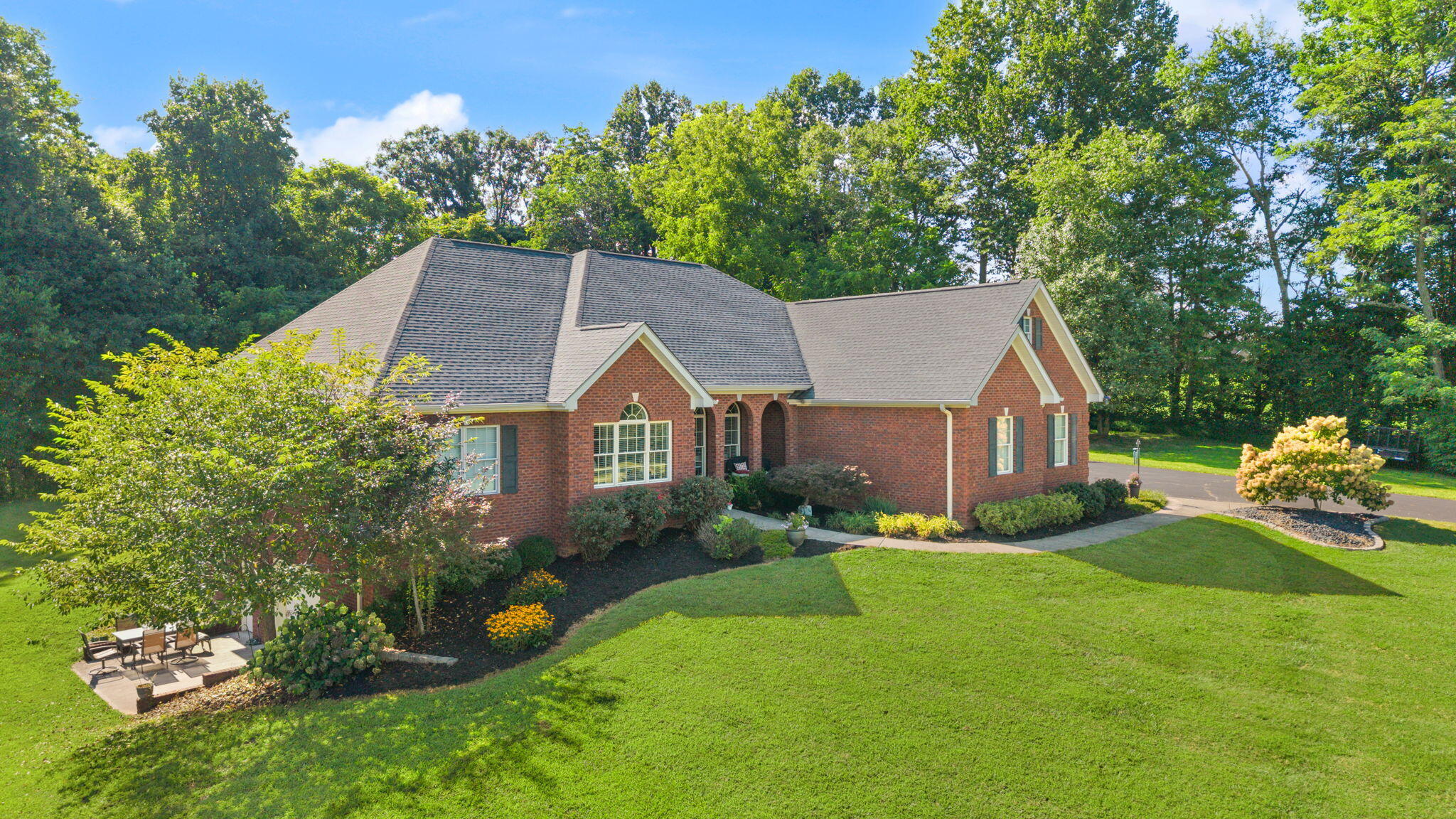 332 Bridle Run Property Photo 6