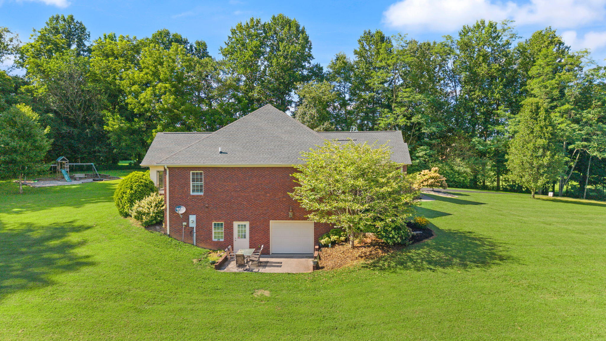 332 Bridle Run Property Photo 7