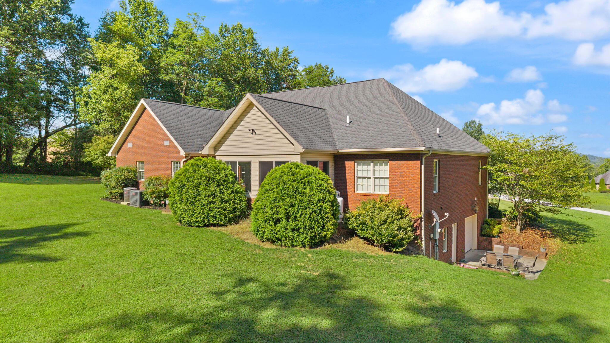 332 Bridle Run Property Photo 10