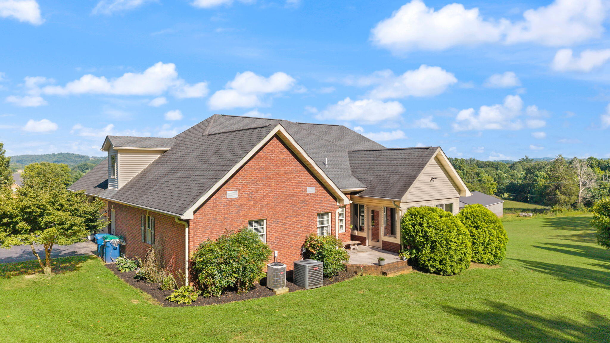 332 Bridle Run Property Photo 13
