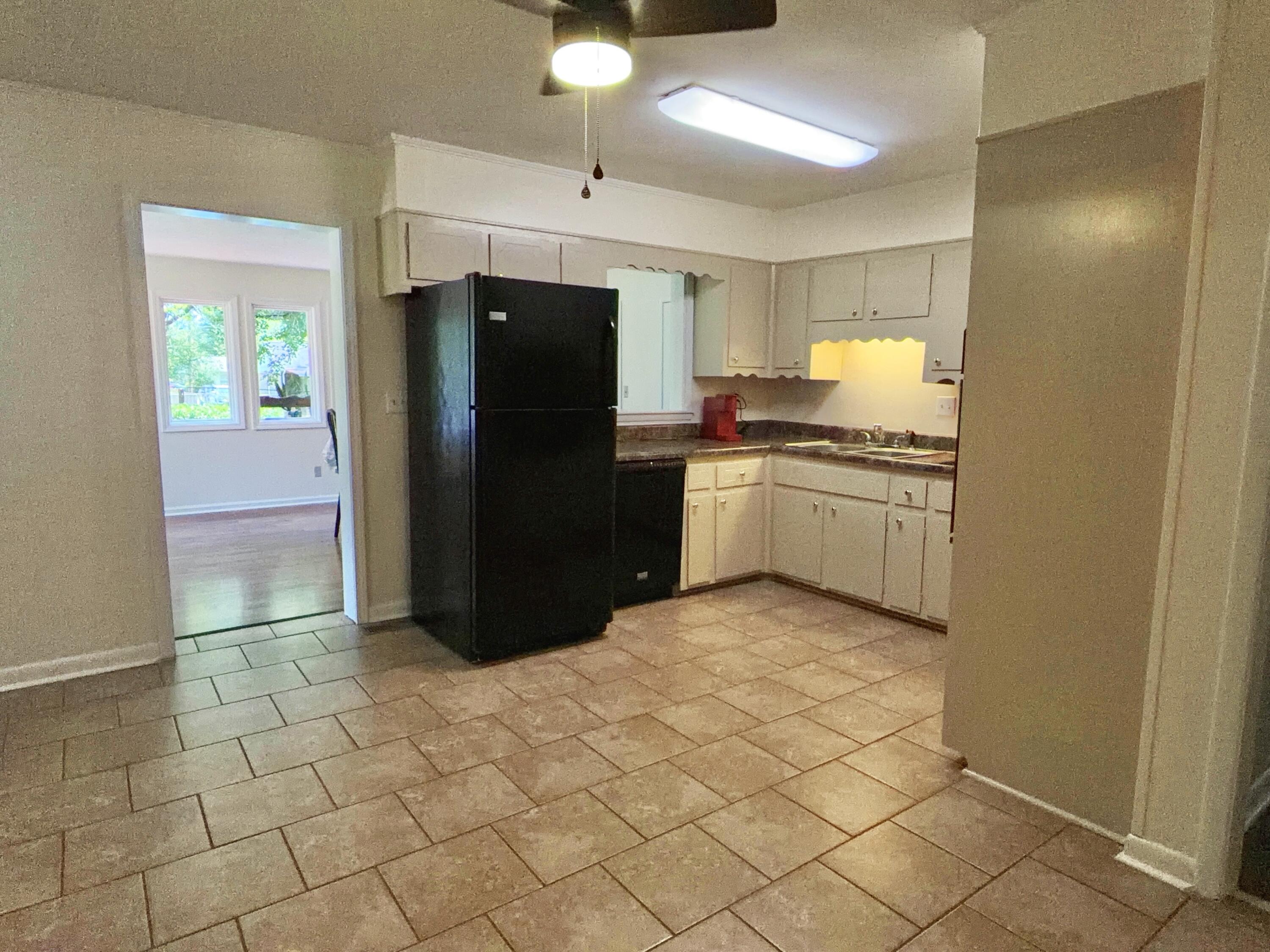 910 Springmont Drive Property Photo 12