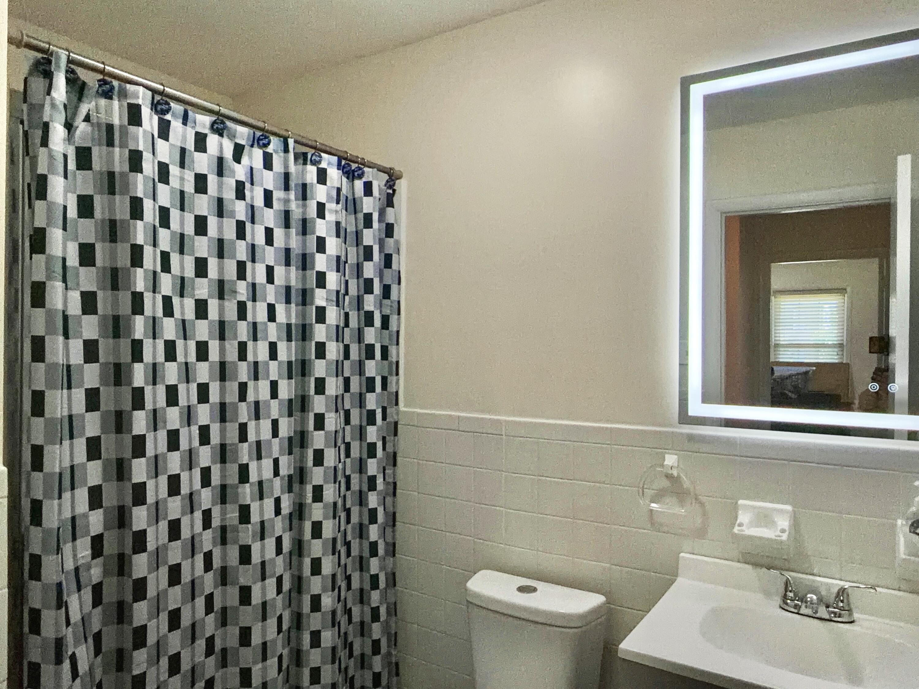 910 Springmont Drive Property Photo 29