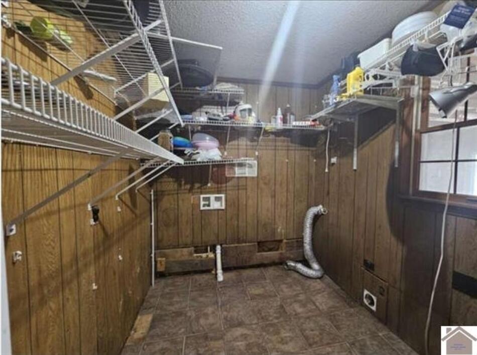 823 Sunset Drive Property Photo 13