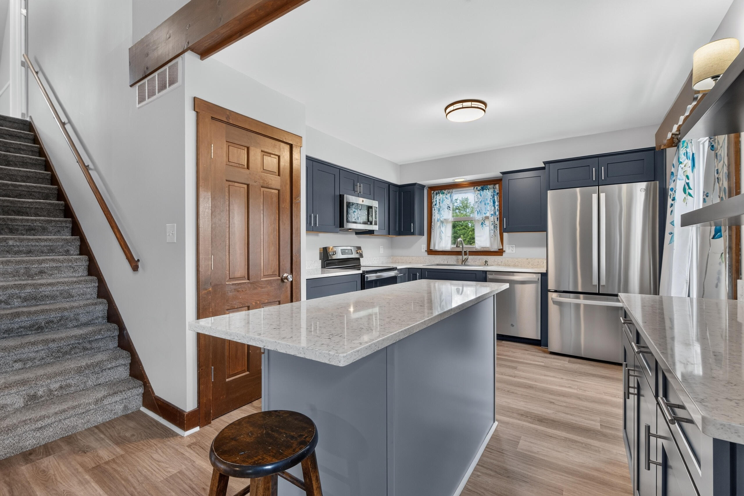 3905 Sundart Drive Property Photo 15