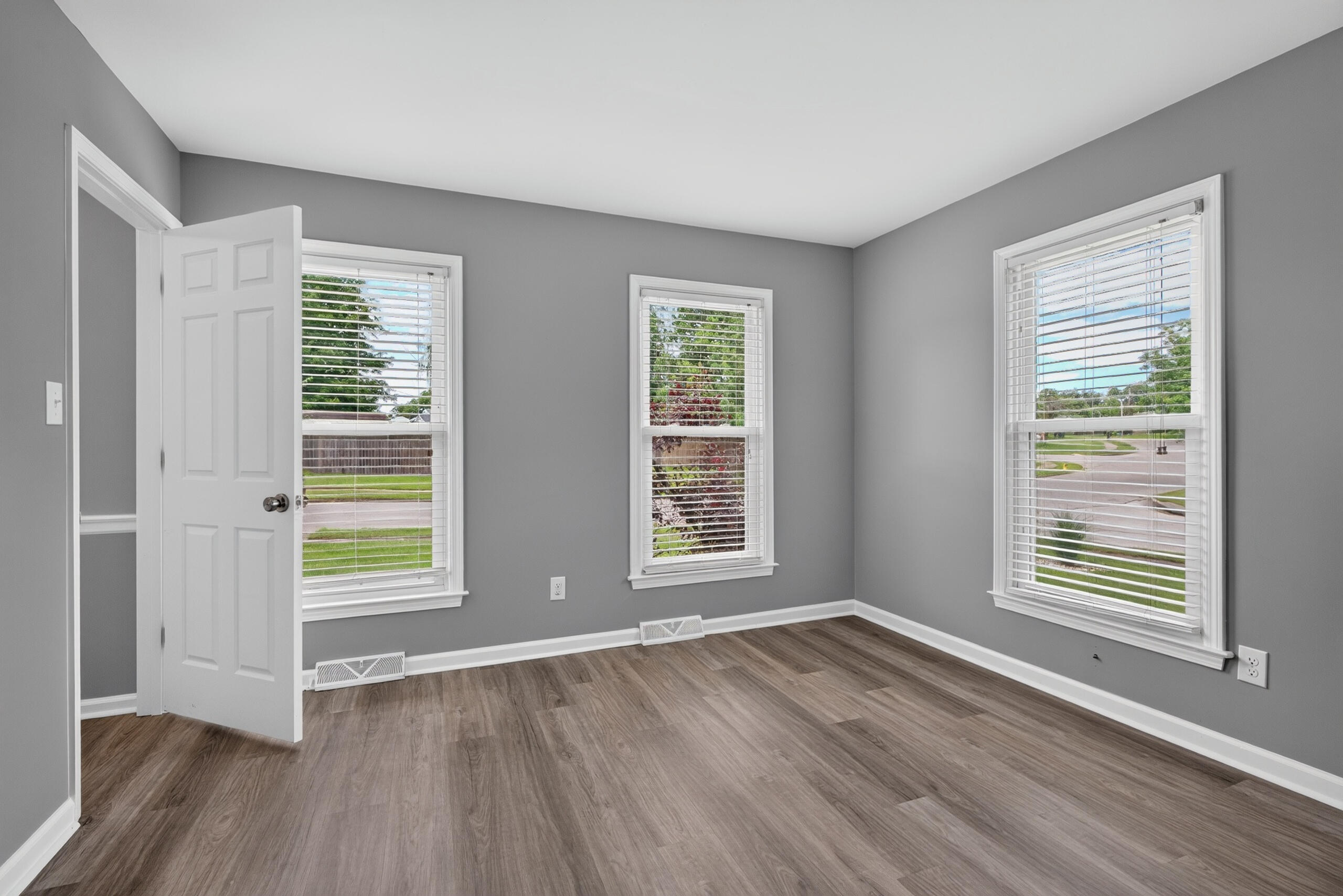 3905 Sundart Drive Property Photo 19