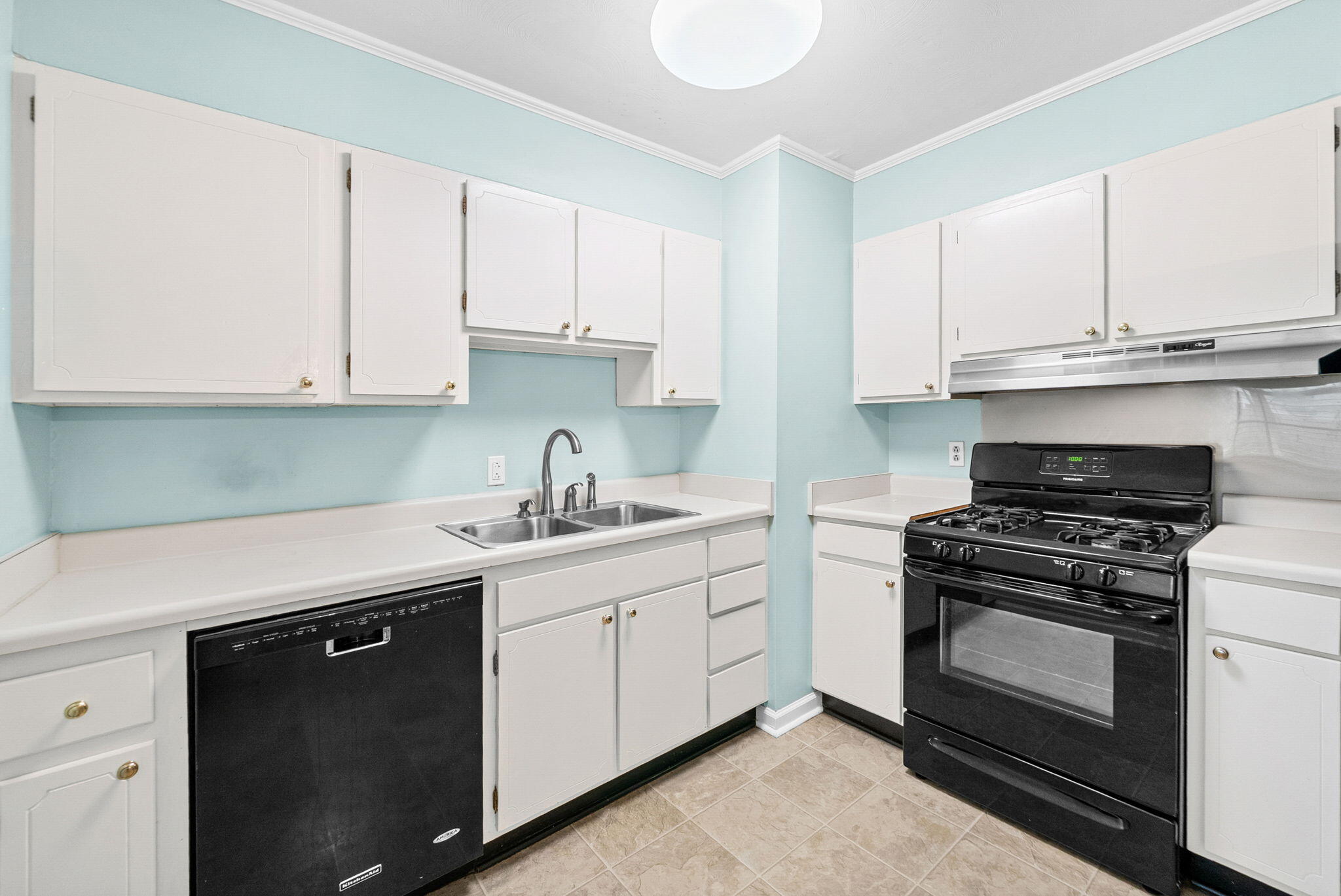 806 Hillcrest Drive Property Photo 15