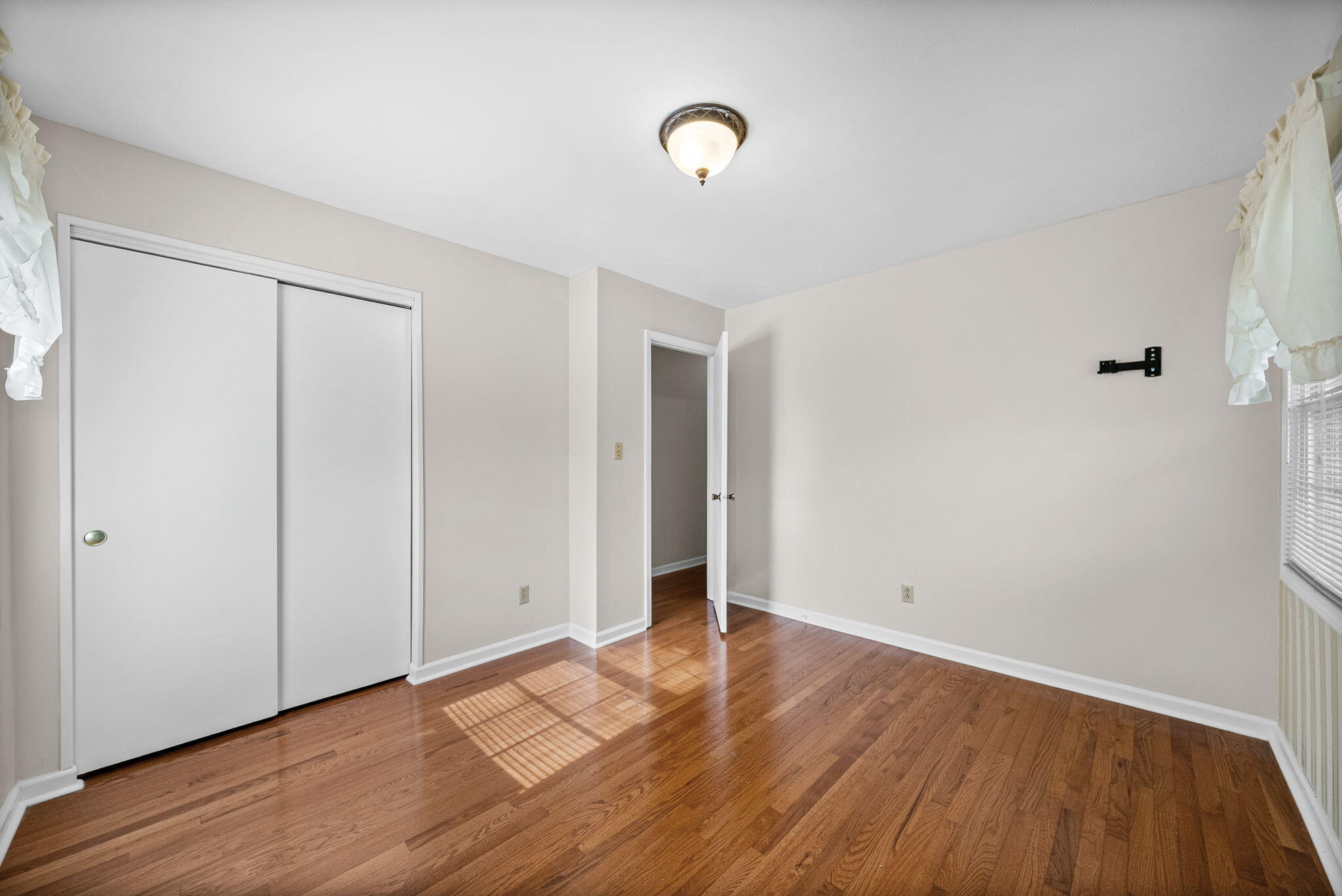 806 Hillcrest Drive Property Photo 20