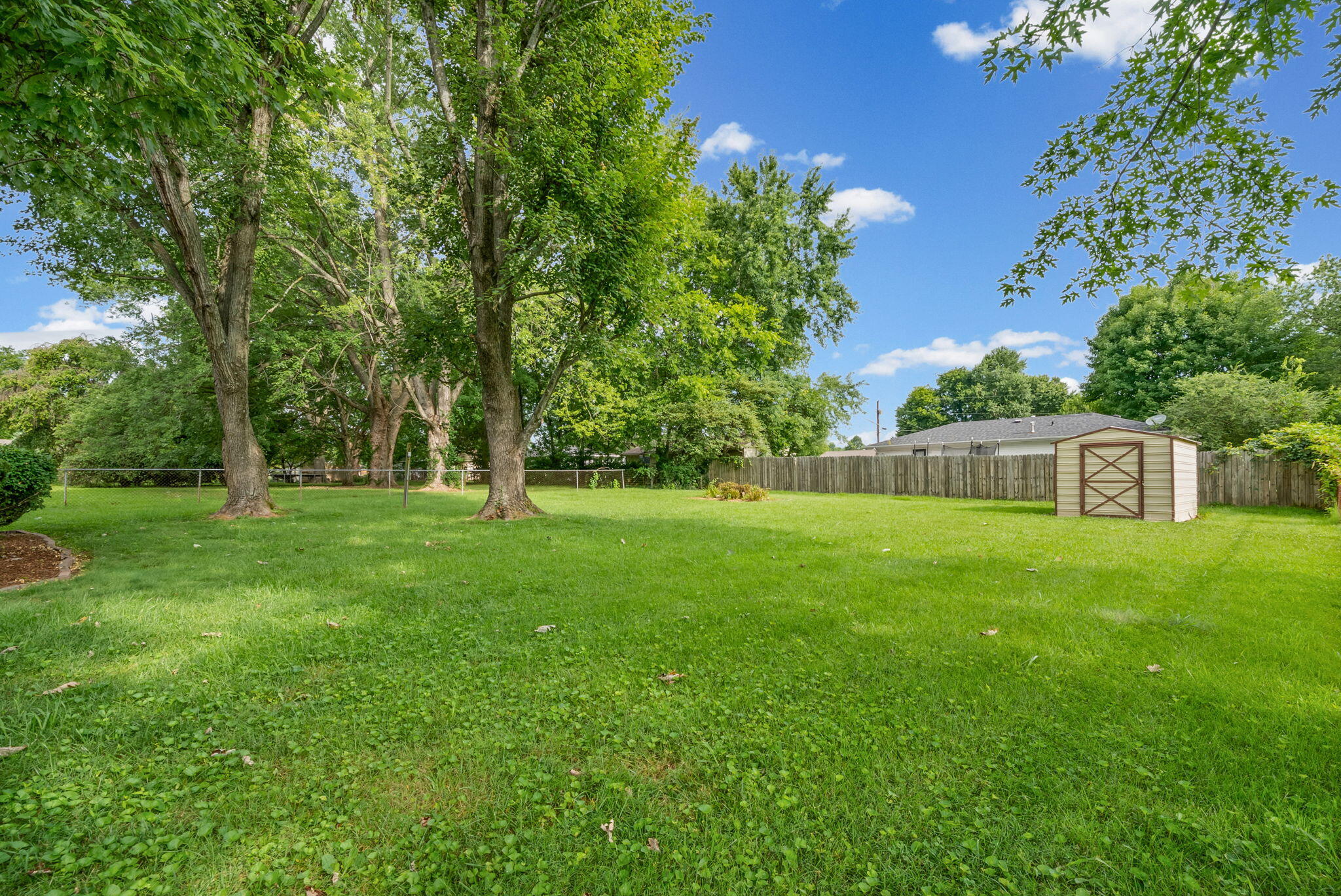806 Hillcrest Drive Property Photo 26