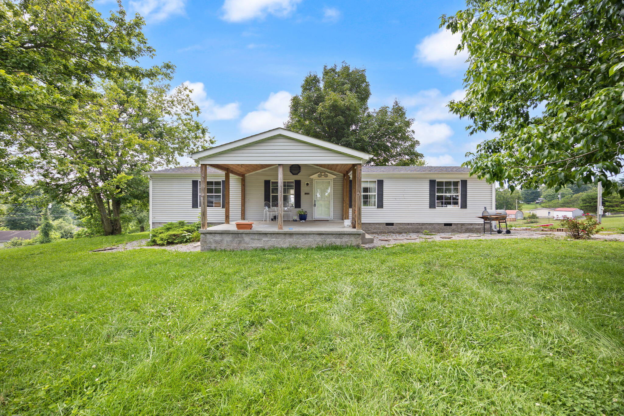 301 Jessica Circle Property Photo 1
