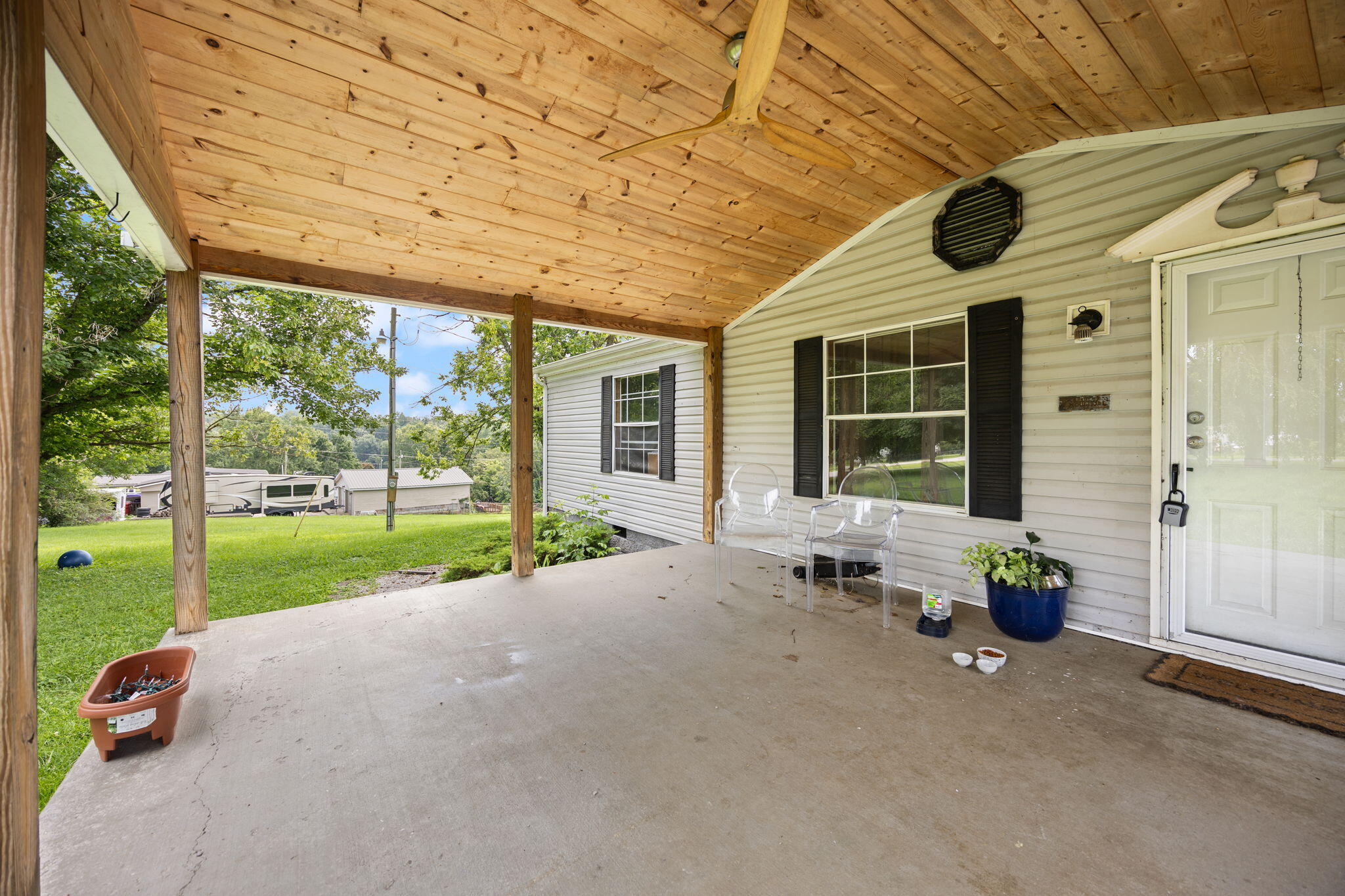 301 Jessica Circle Property Photo 5