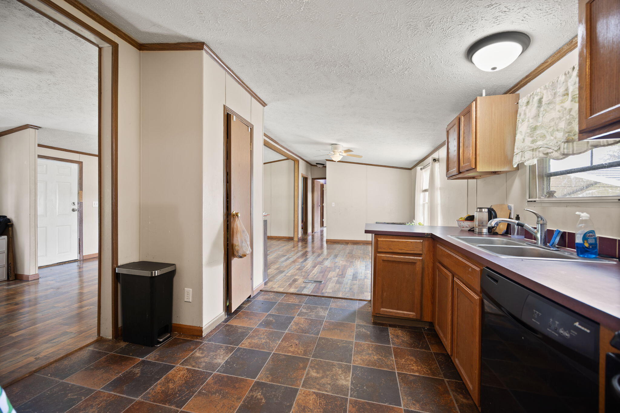 301 Jessica Circle Property Photo 14