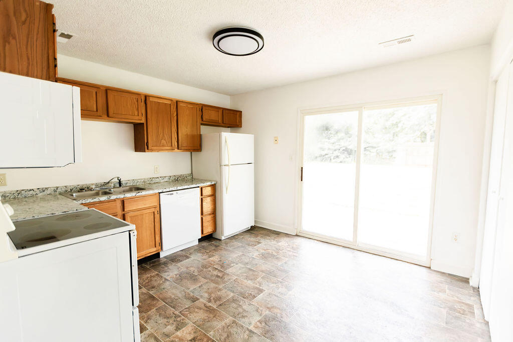 5339 Beechwood Drive Property Photo 6