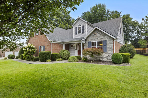 407 Winners Circle Property Photo 2