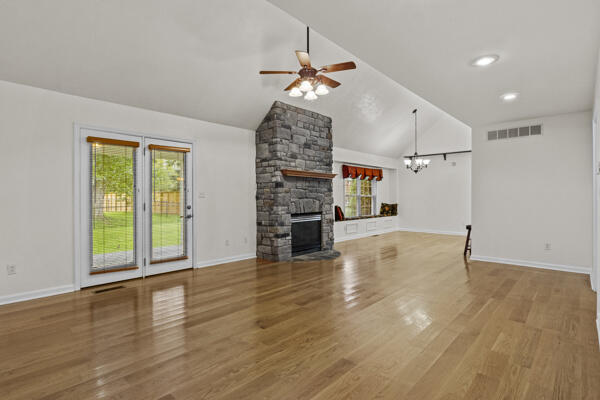 407 Winners Circle Property Photo 11
