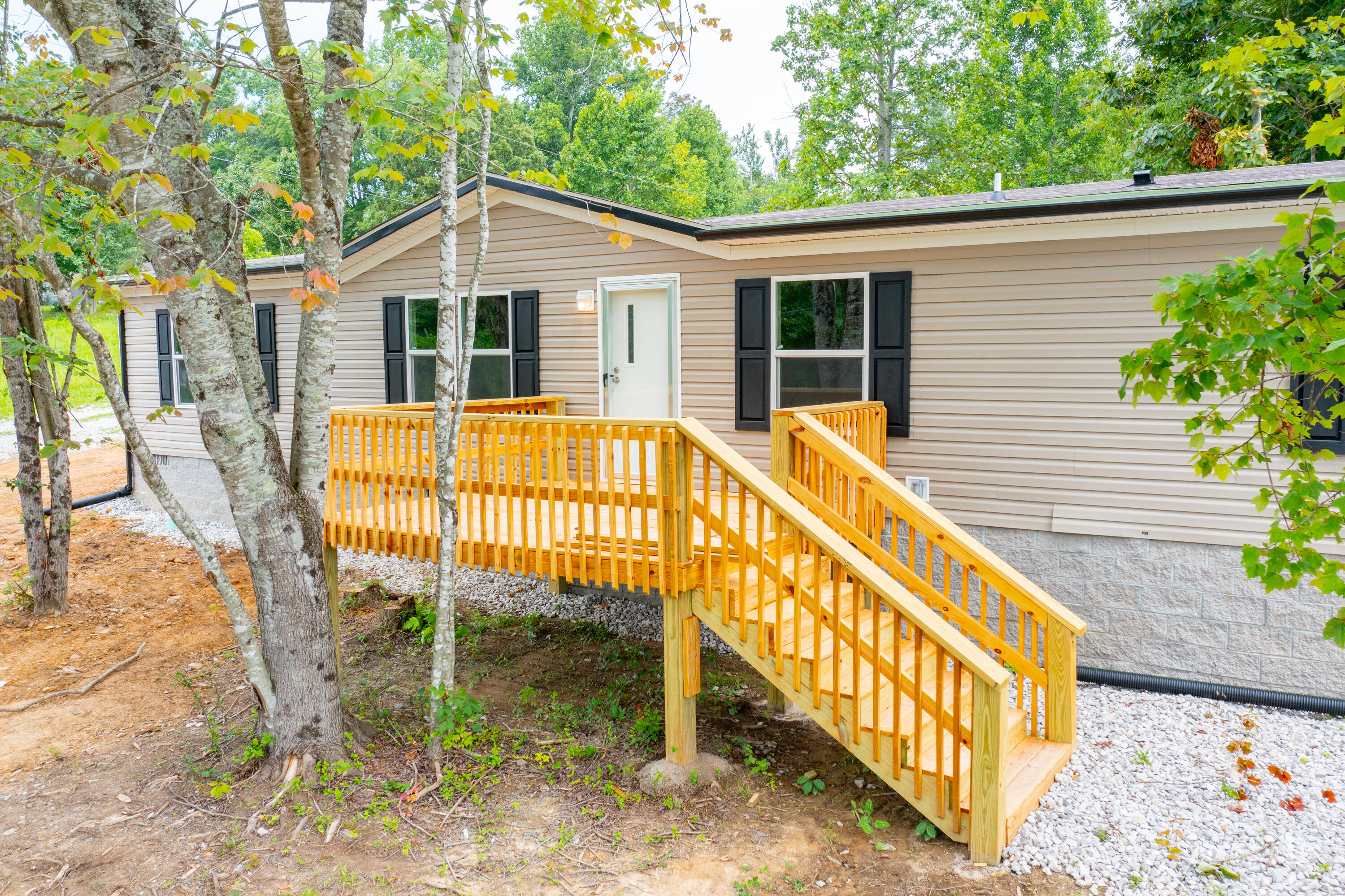 546 Paris Karr Road Property Photo 4