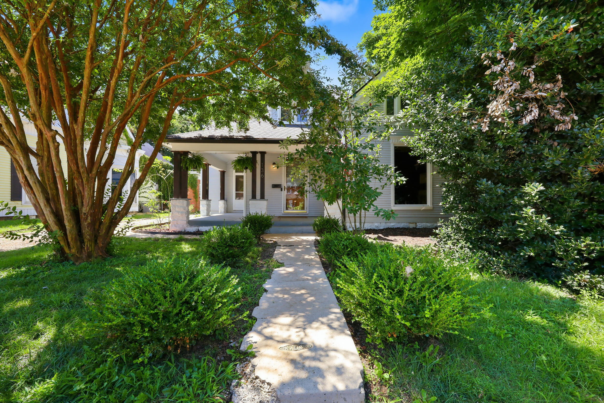 136 E Broadway Avenue Property Photo 1