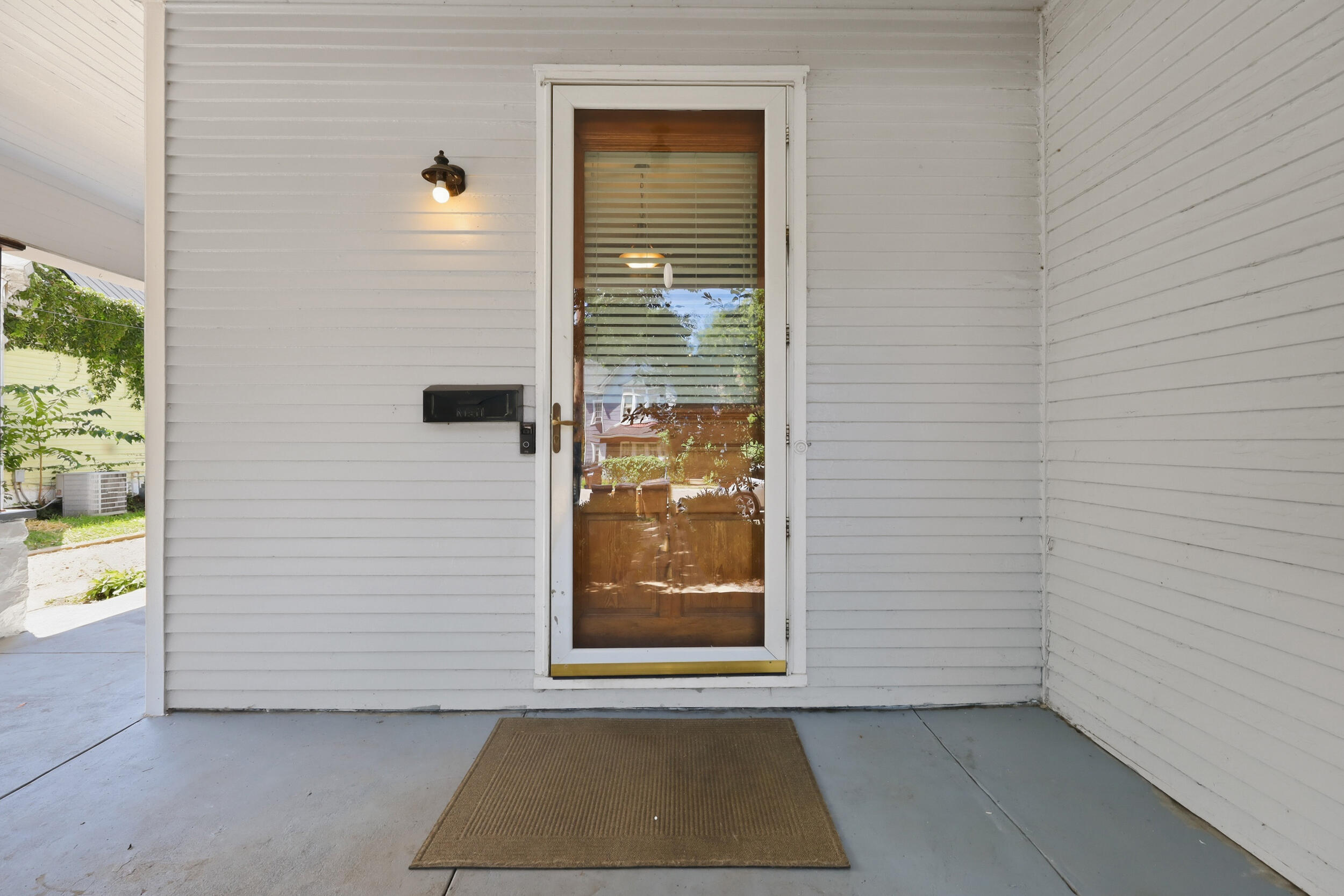 136 E Broadway Avenue Property Photo 3