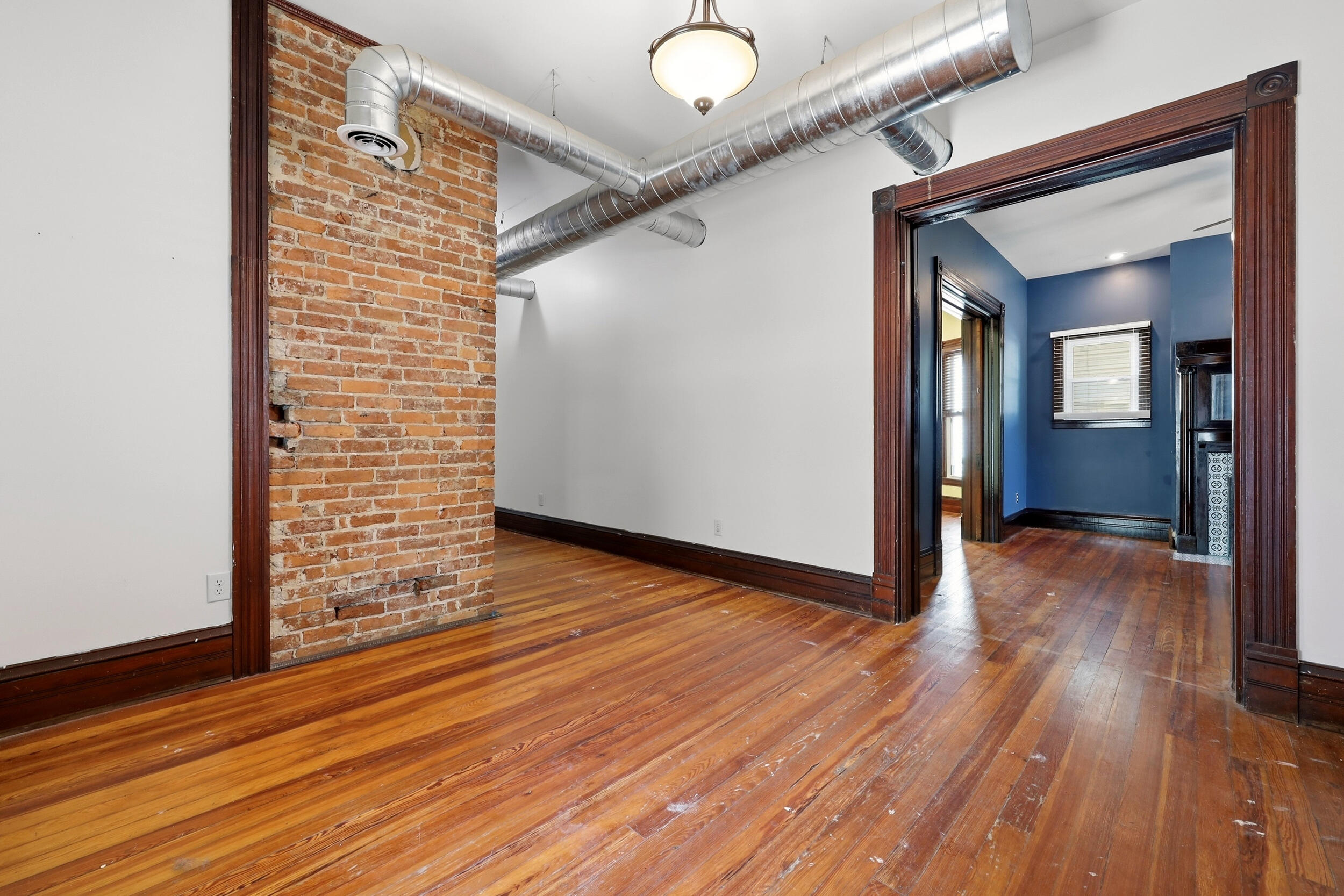 136 E Broadway Avenue Property Photo 6