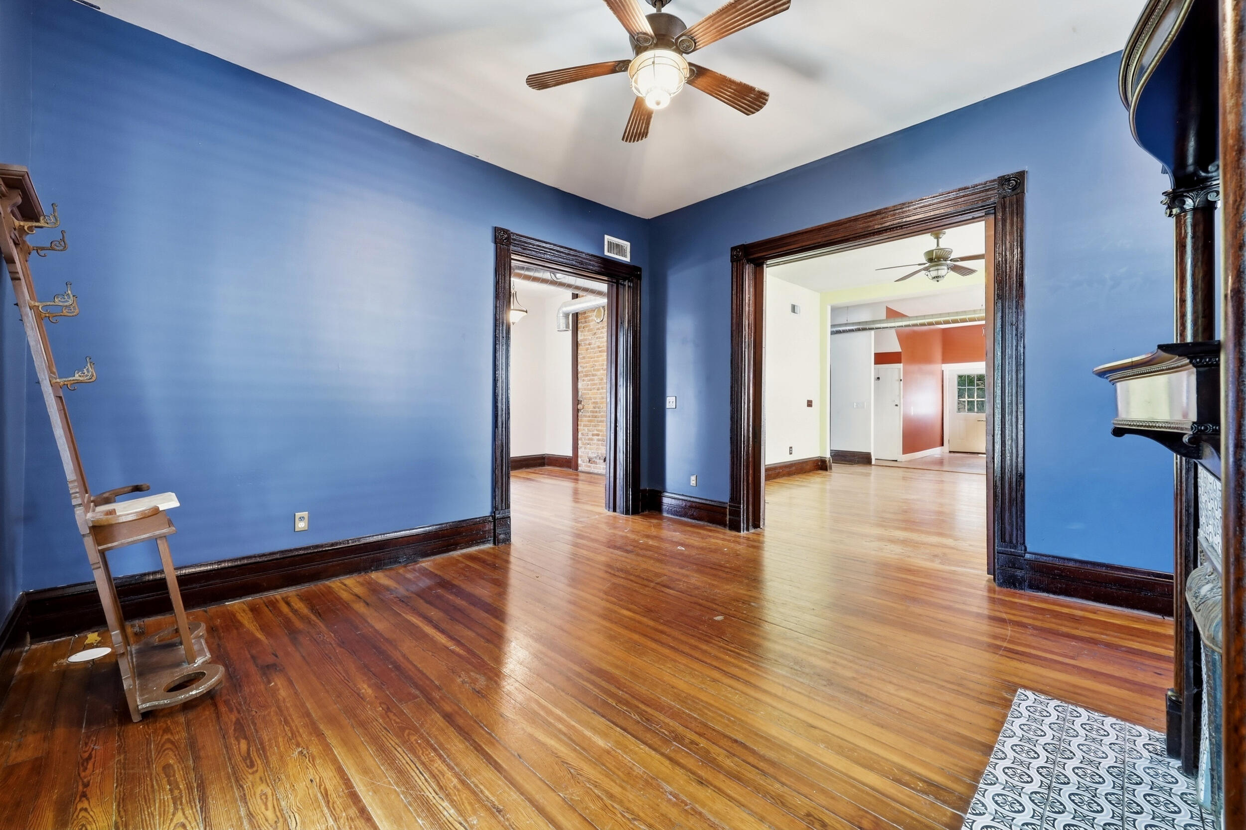 136 E Broadway Avenue Property Photo 8