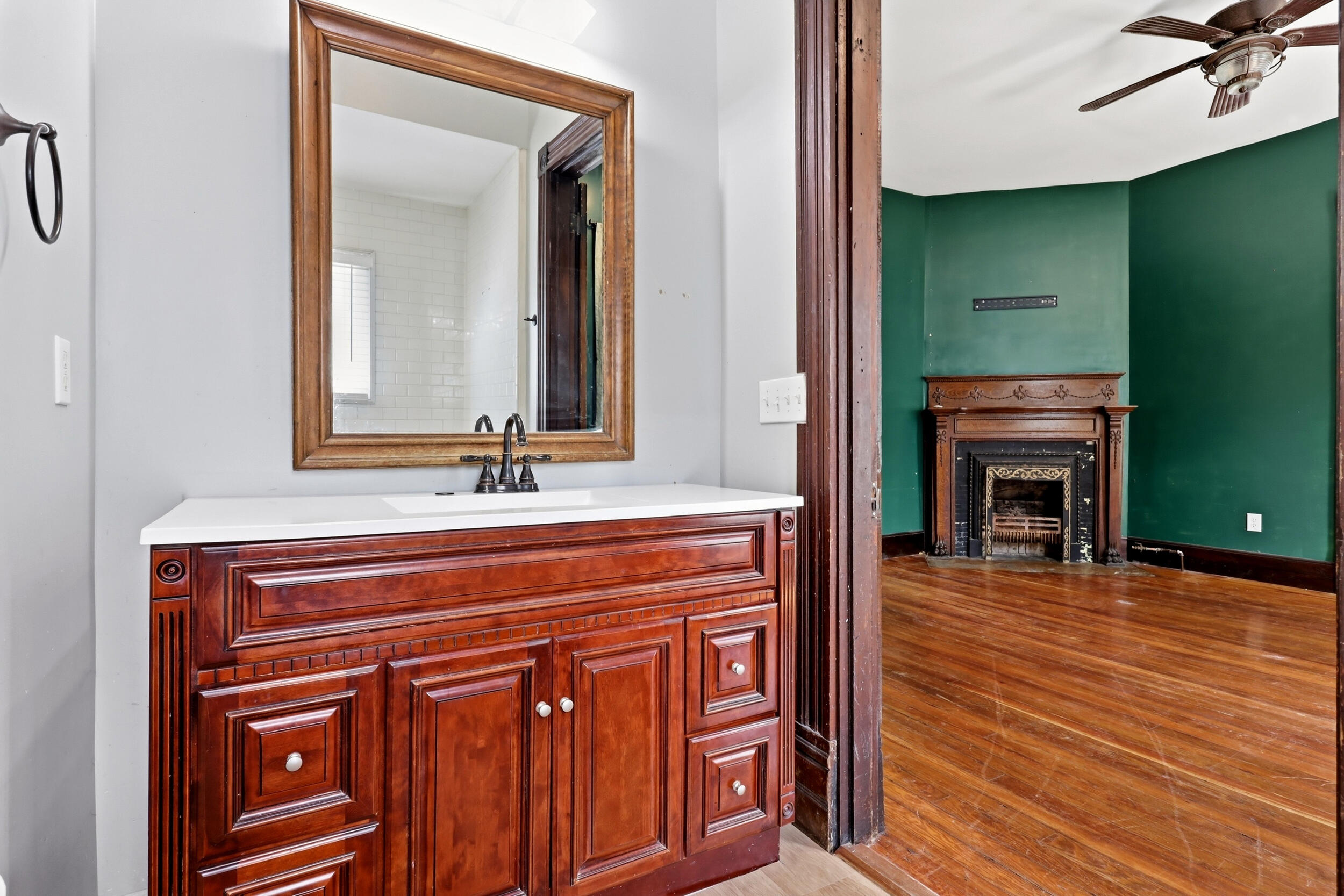 136 E Broadway Avenue Property Photo 11