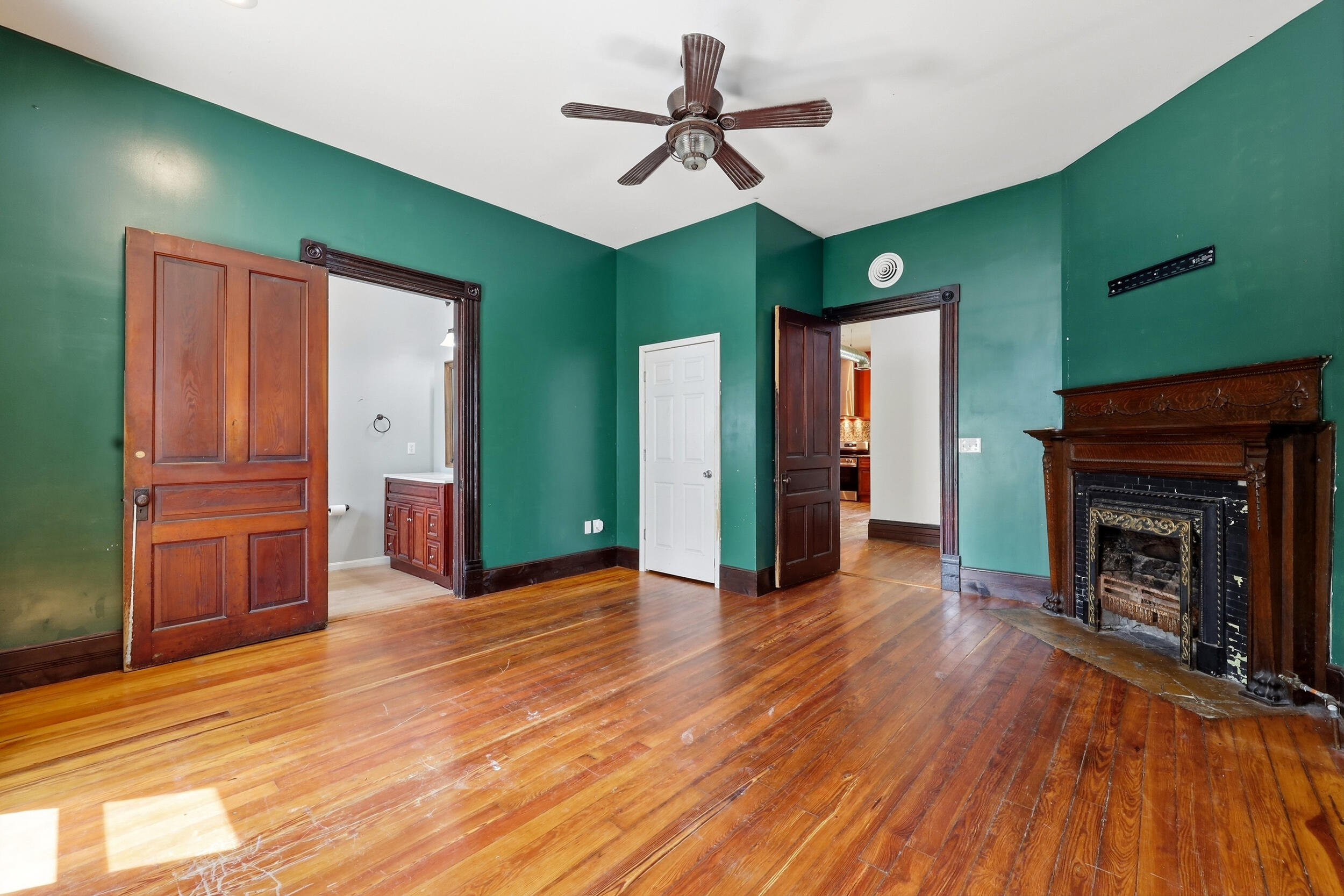 136 E Broadway Avenue Property Photo 13