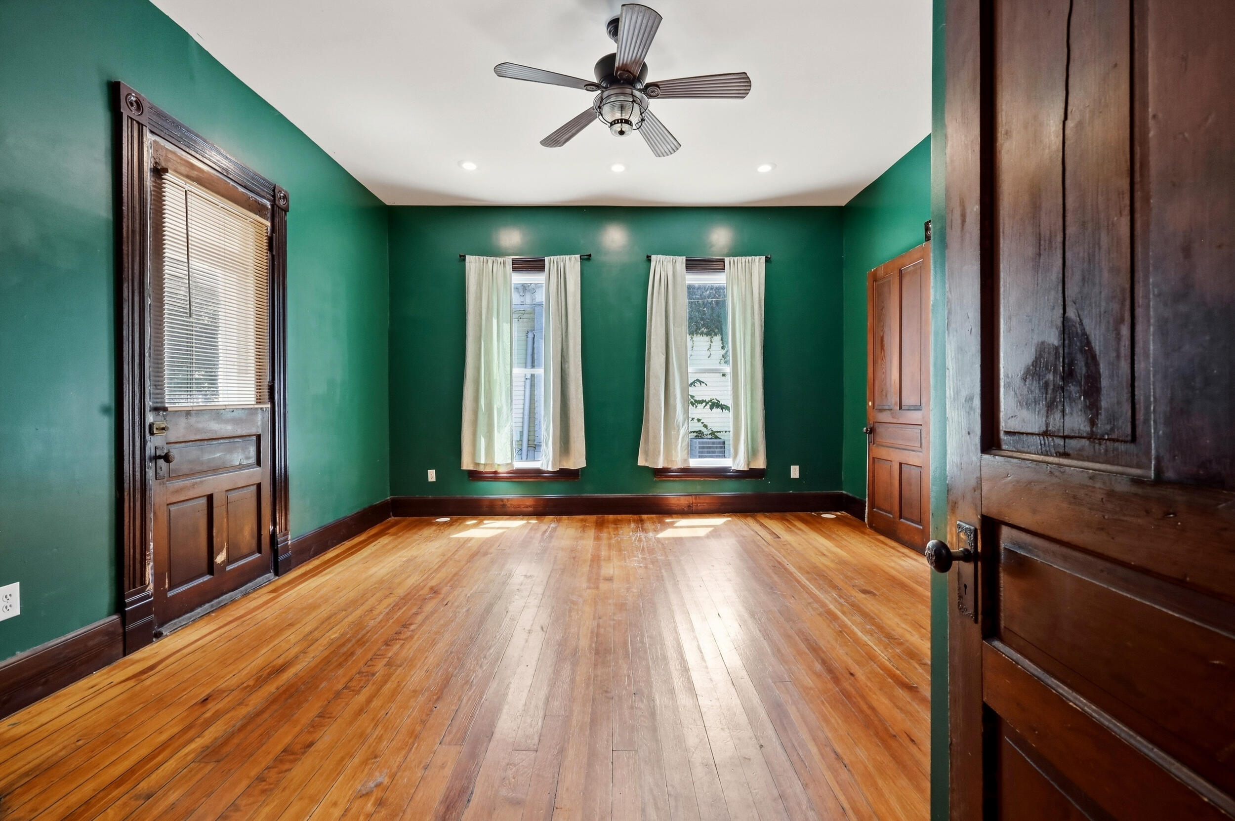 136 E Broadway Avenue Property Photo 14