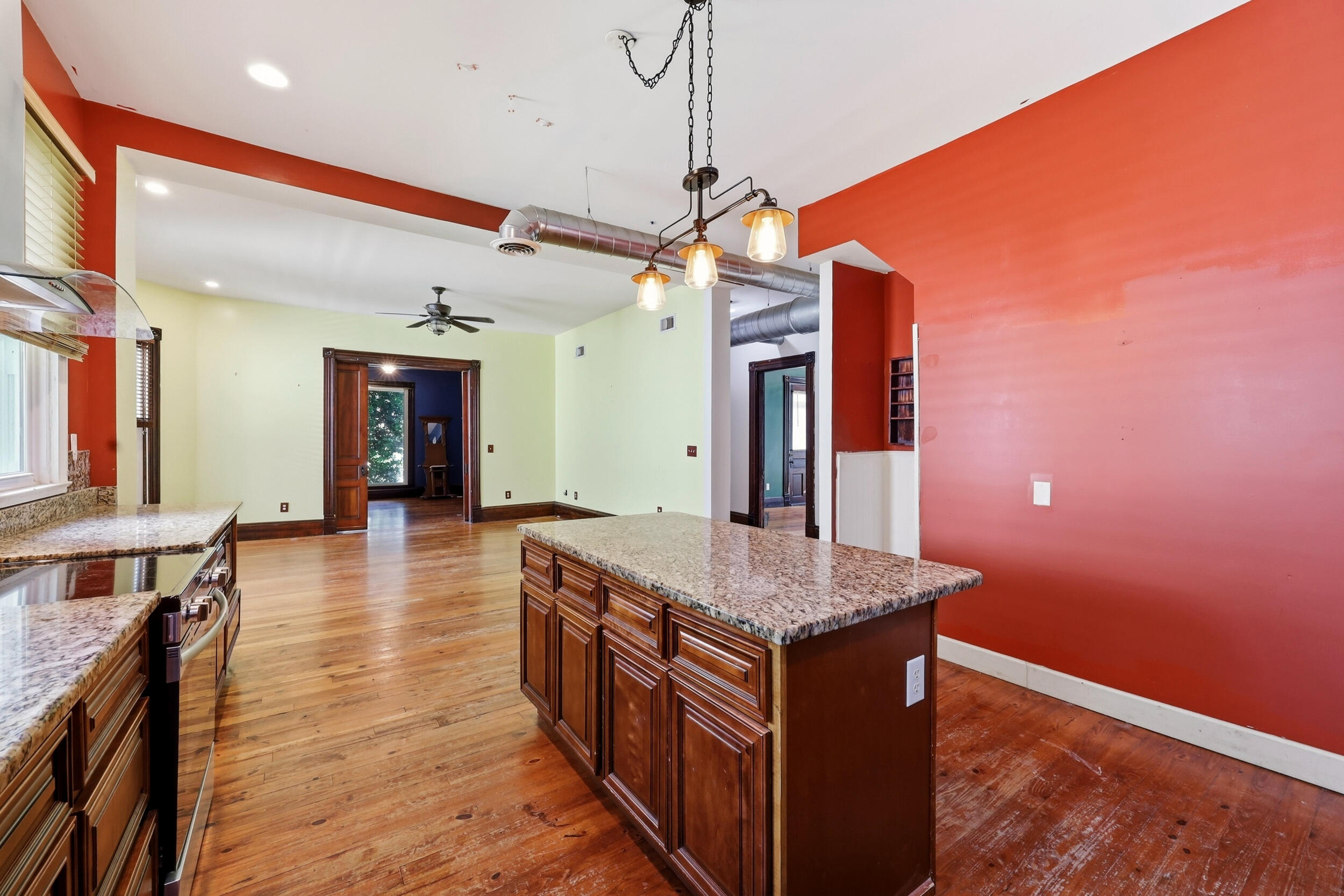 136 E Broadway Avenue Property Photo 18