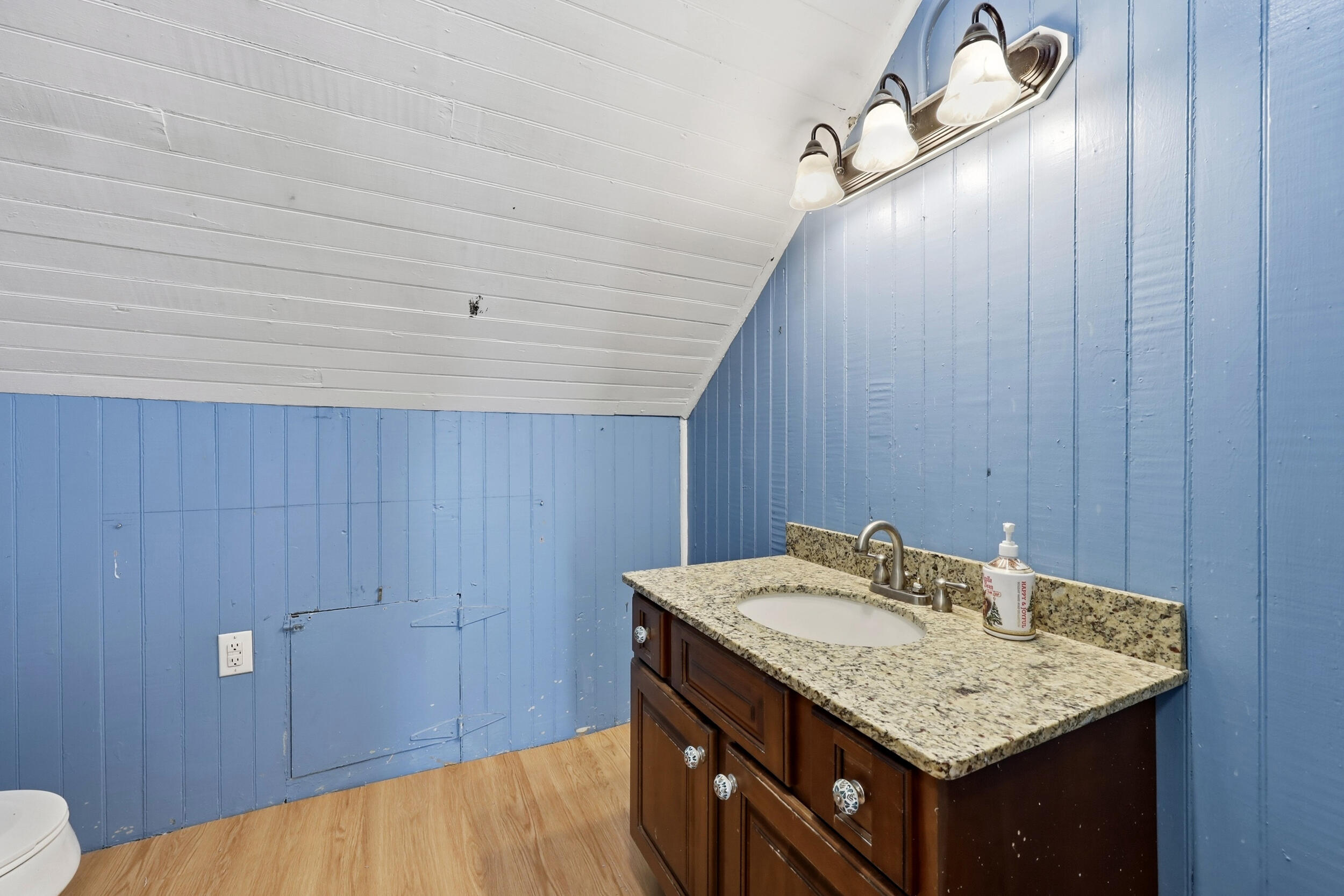 136 E Broadway Avenue Property Photo 29