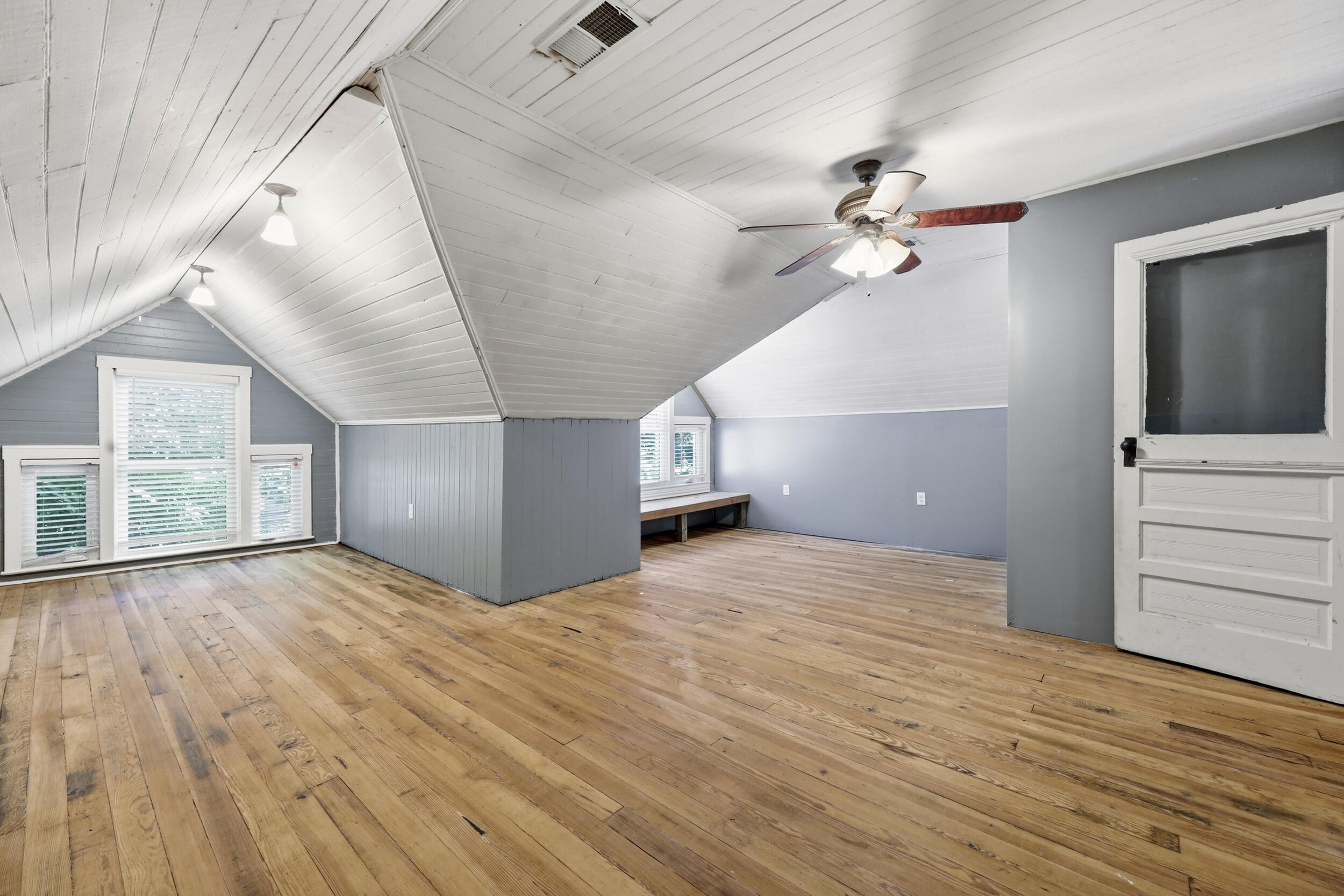 136 E Broadway Avenue Property Photo 35