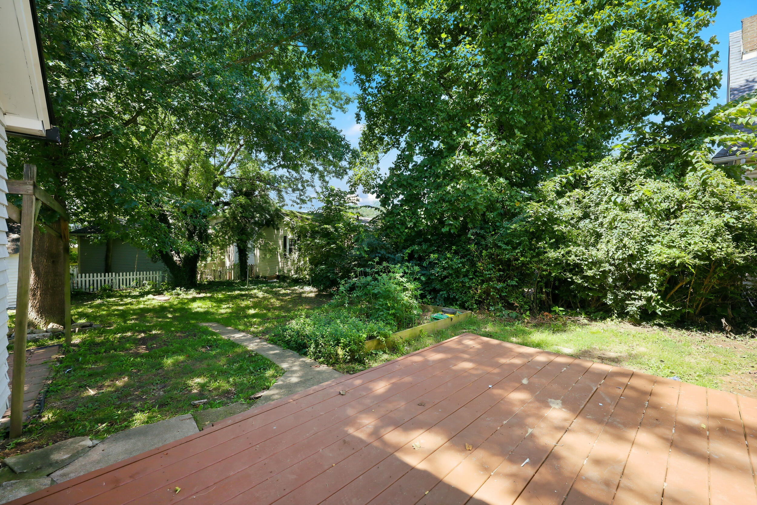 136 E Broadway Avenue Property Photo 36