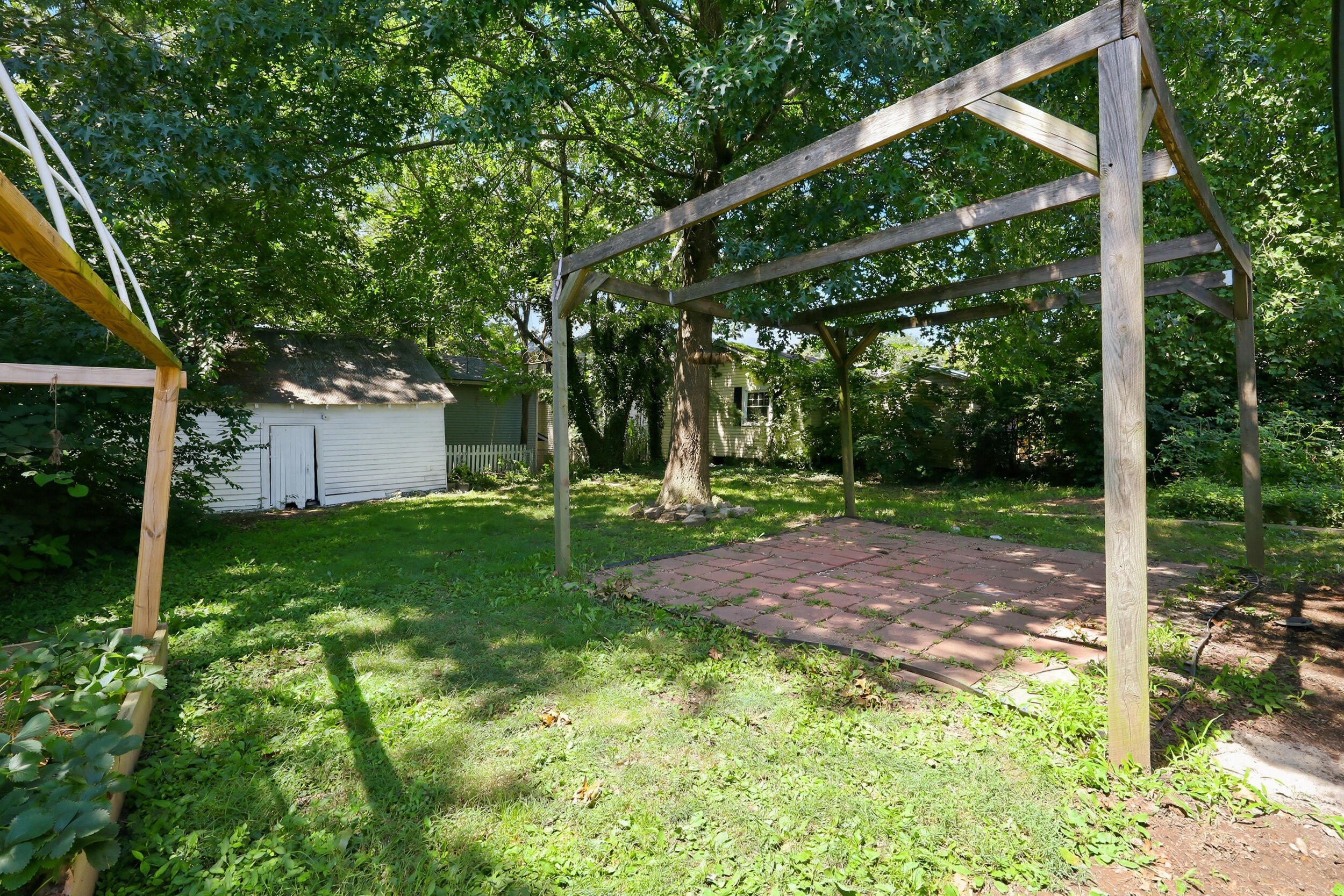 136 E Broadway Avenue Property Photo 38