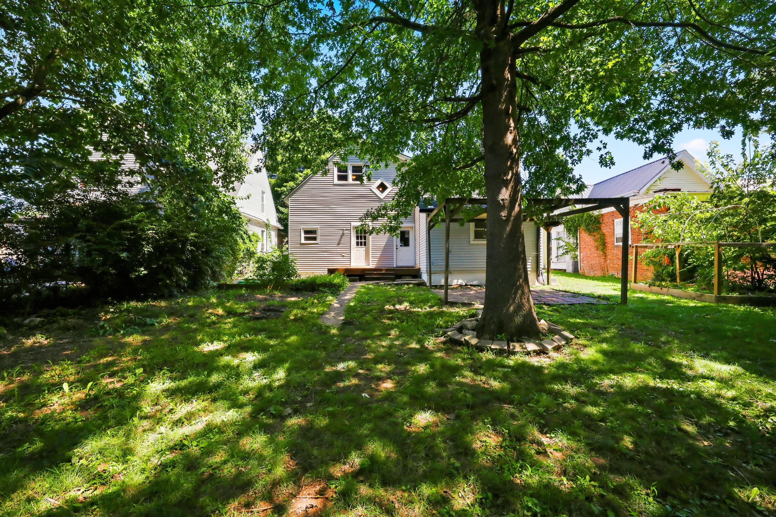 136 E Broadway Avenue Property Photo 39