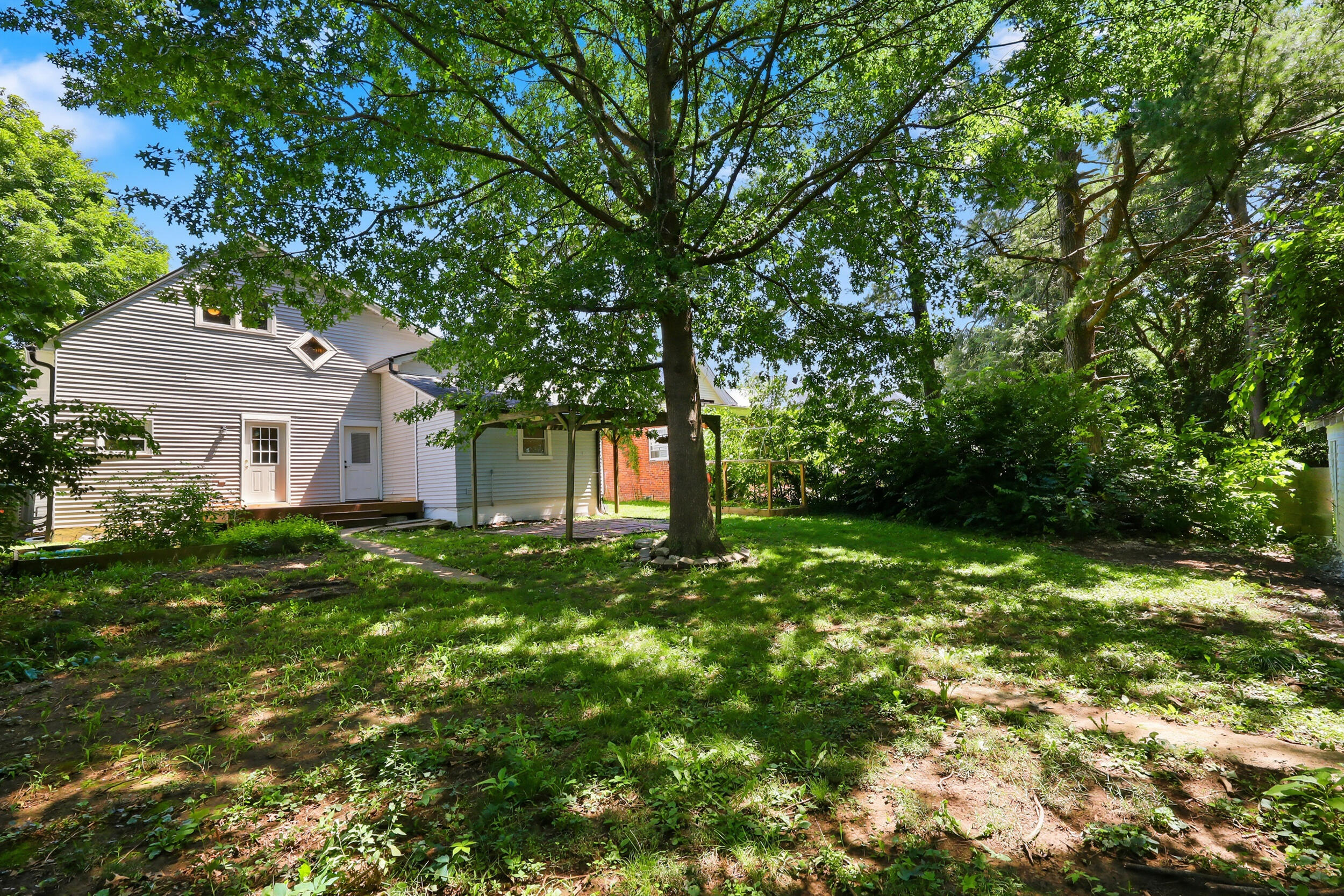 136 E Broadway Avenue Property Photo 40